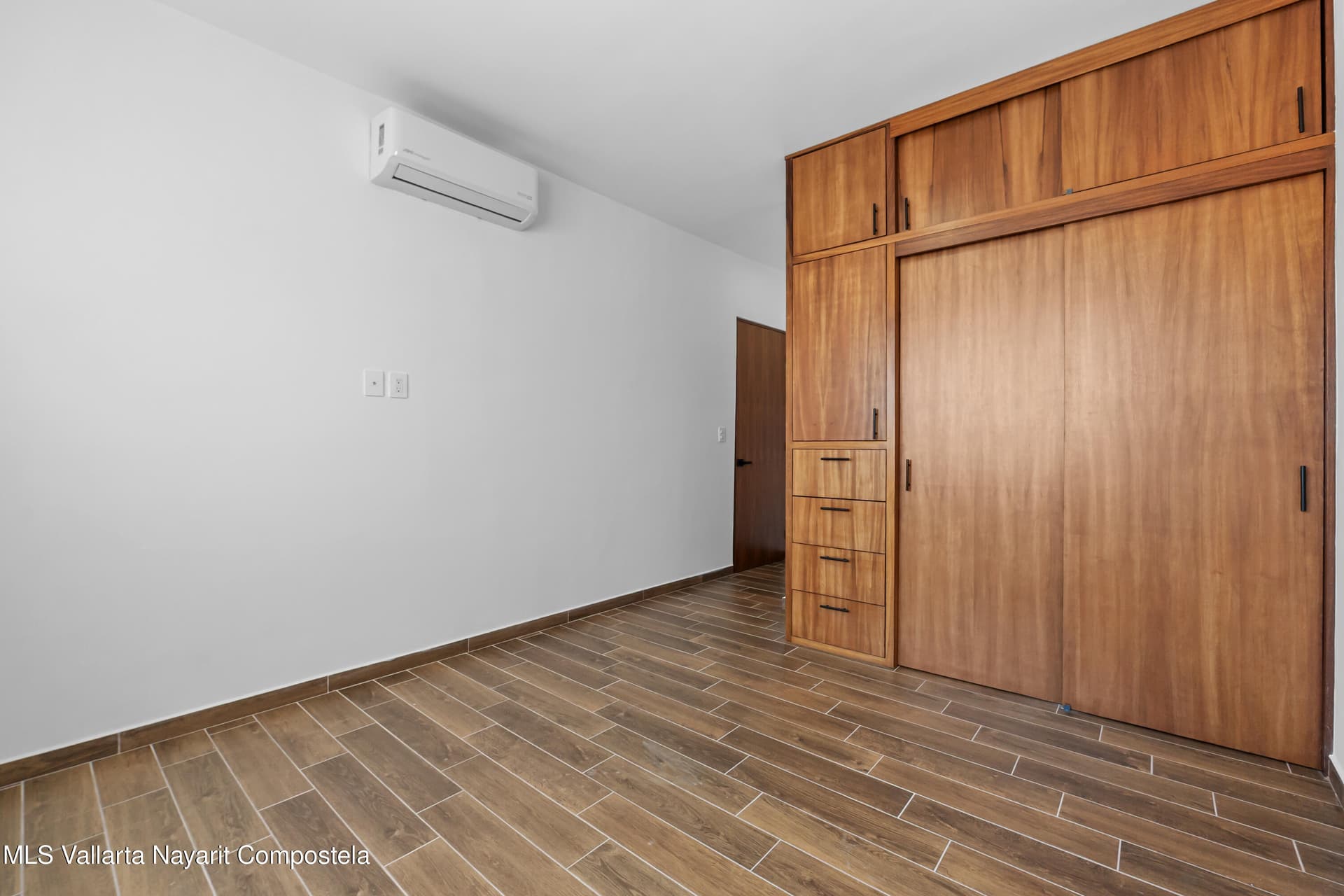 287 Av. de los Grandes Lagos 30