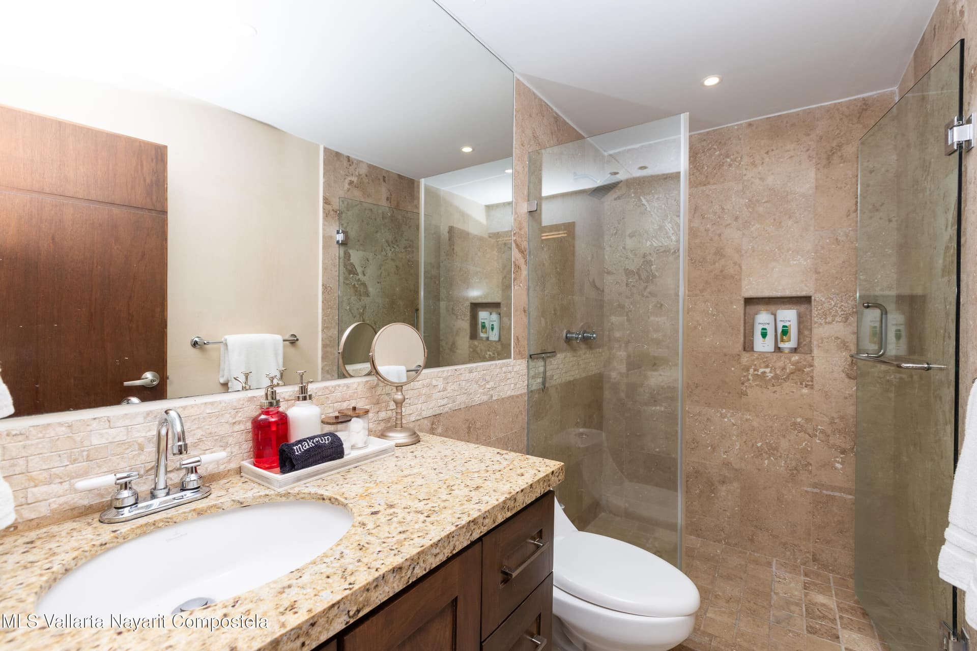 Marina Suites 6