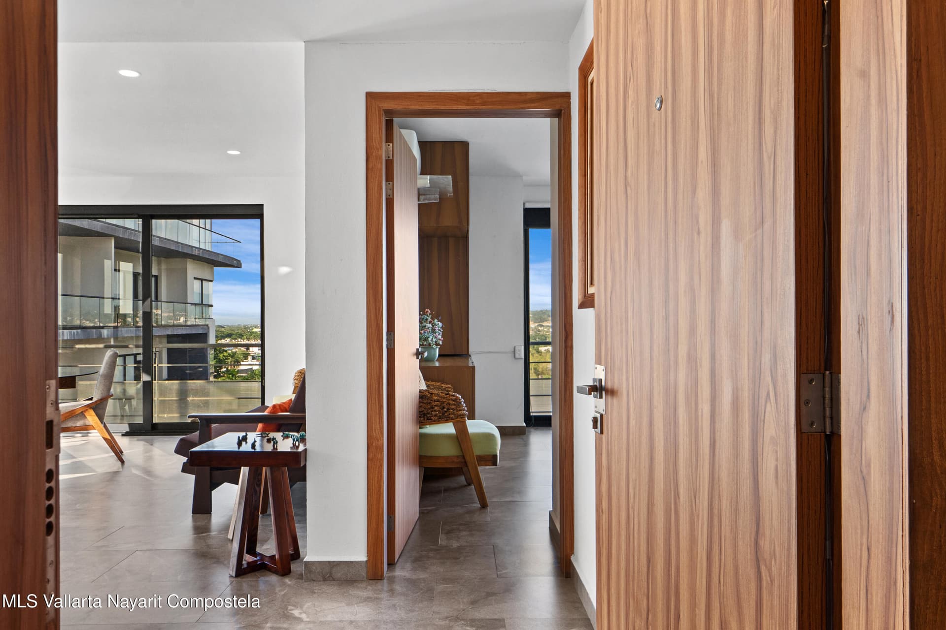 205 Av. Manuel Lepe 18