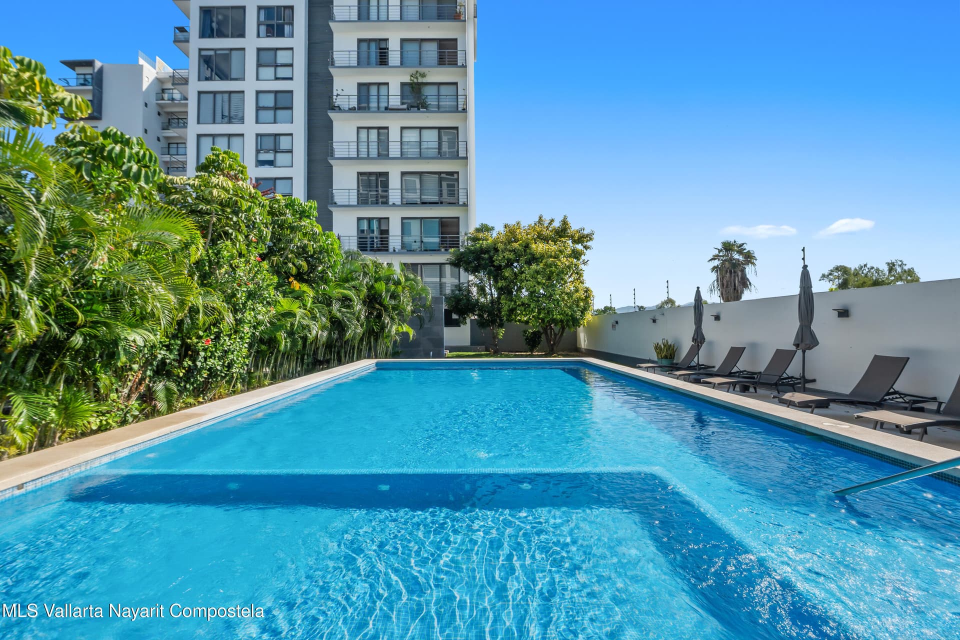 205 Av. Manuel Lepe 23
