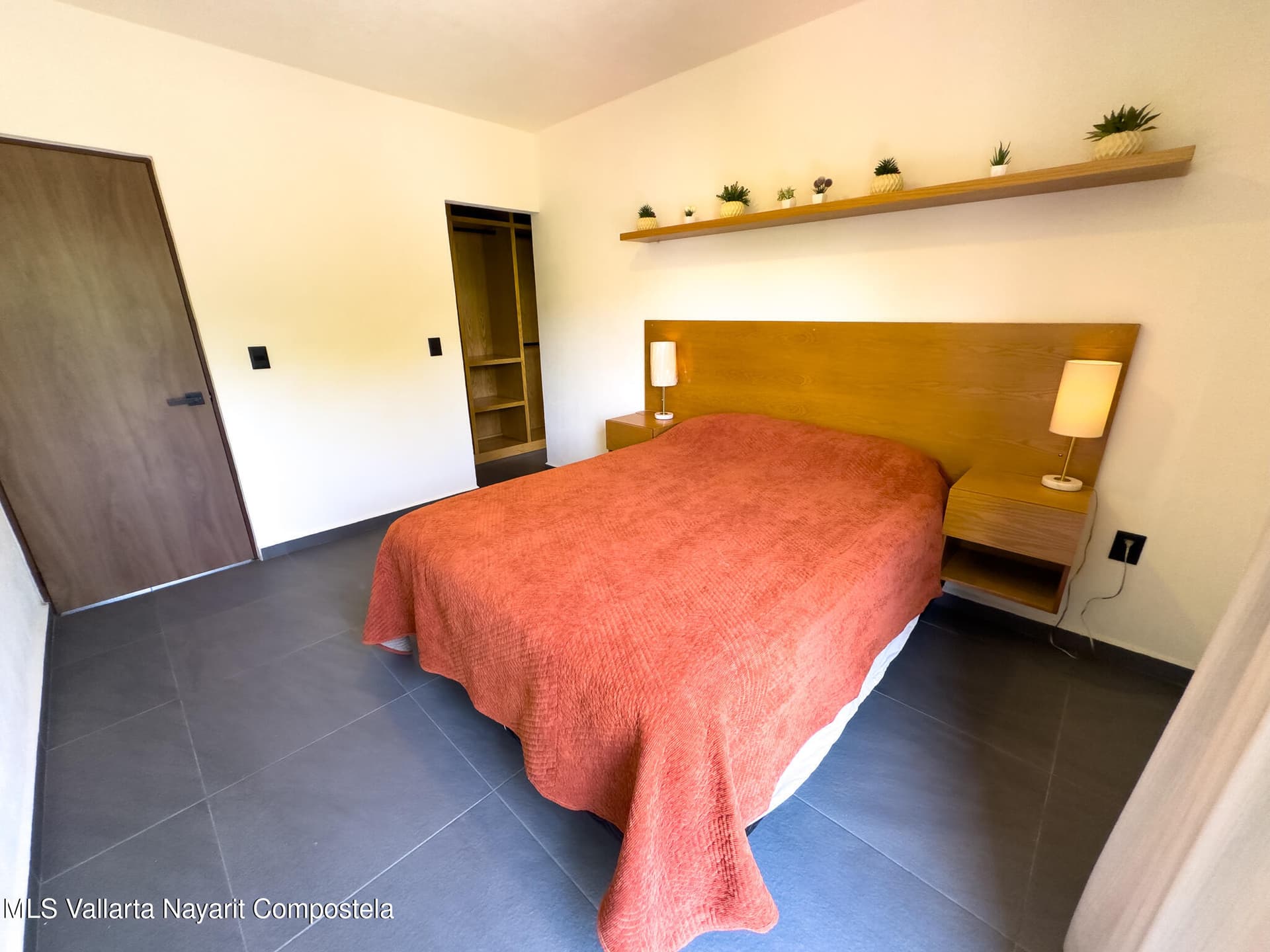 206 Paseo Foresta 11
