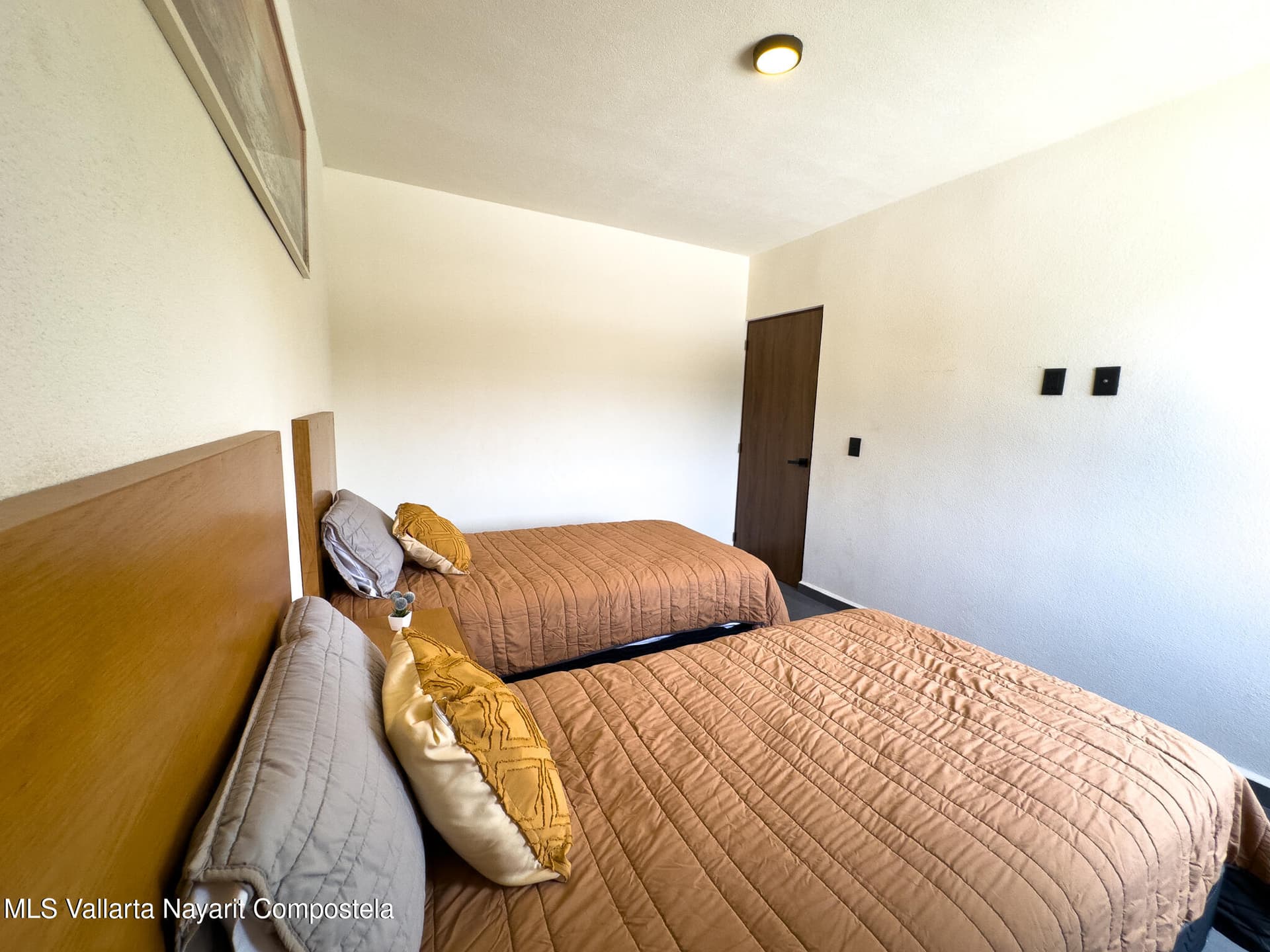206 Paseo Foresta 16