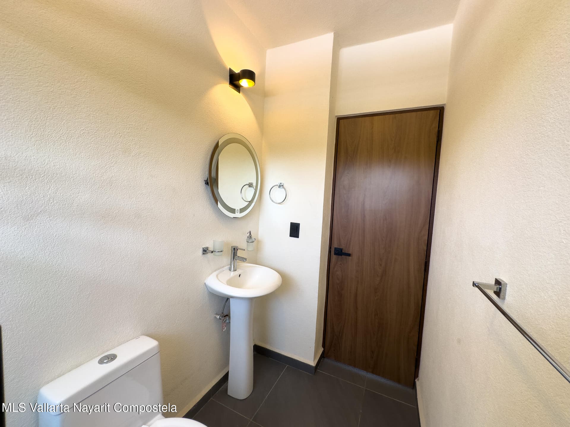 206 Paseo Foresta 24