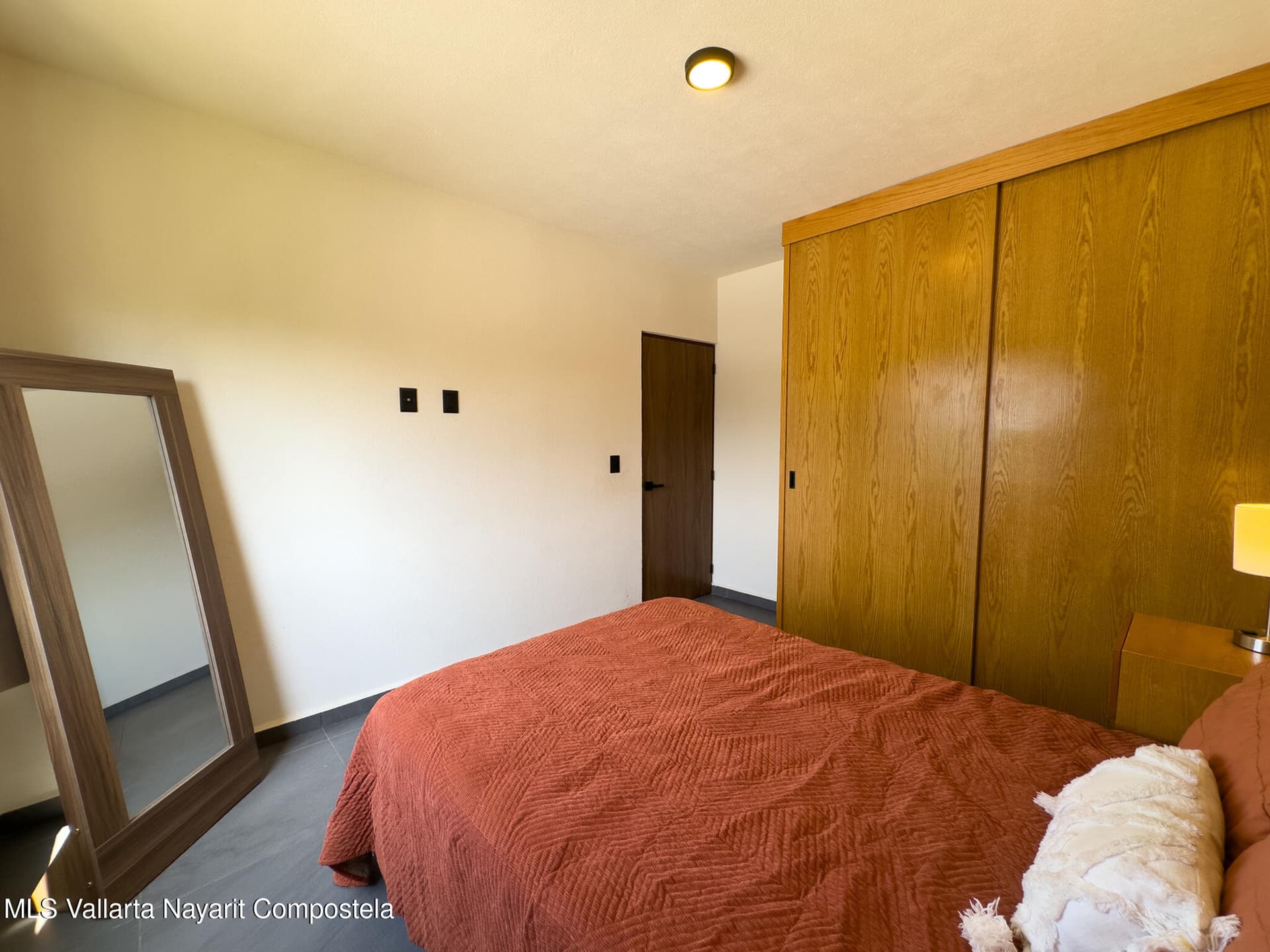 206 Paseo Foresta 19
