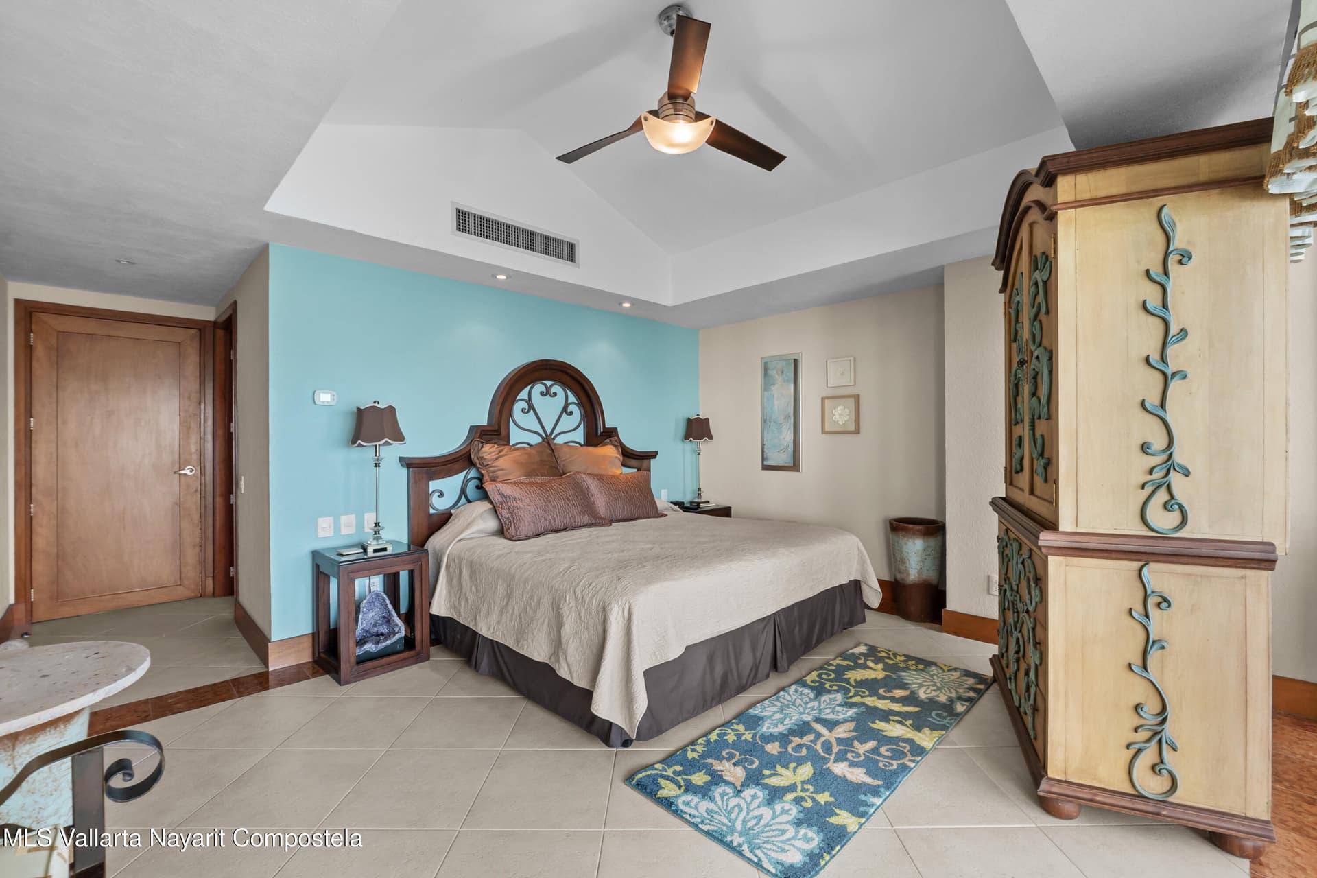 Grand Venetian 17