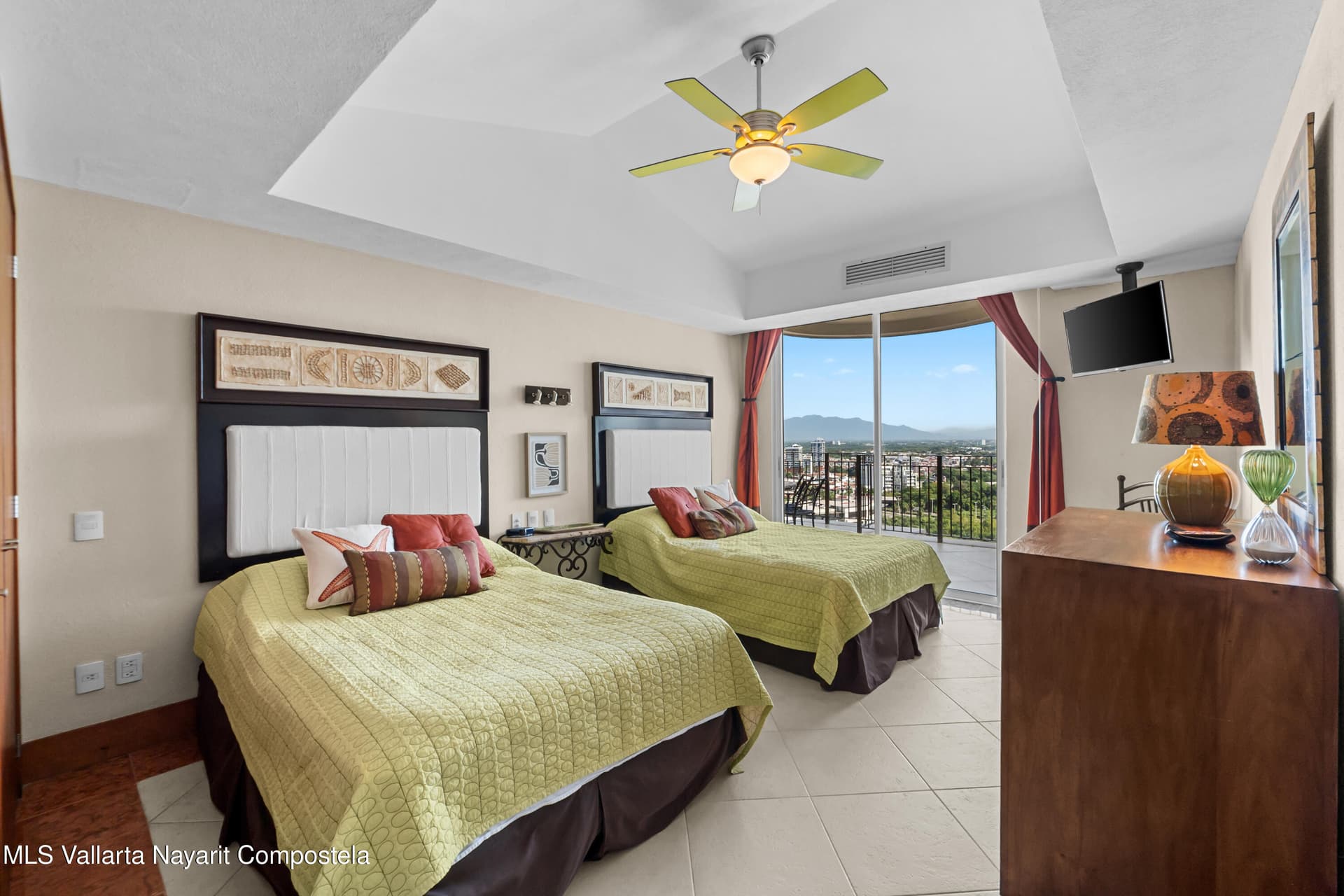 Grand Venetian 23