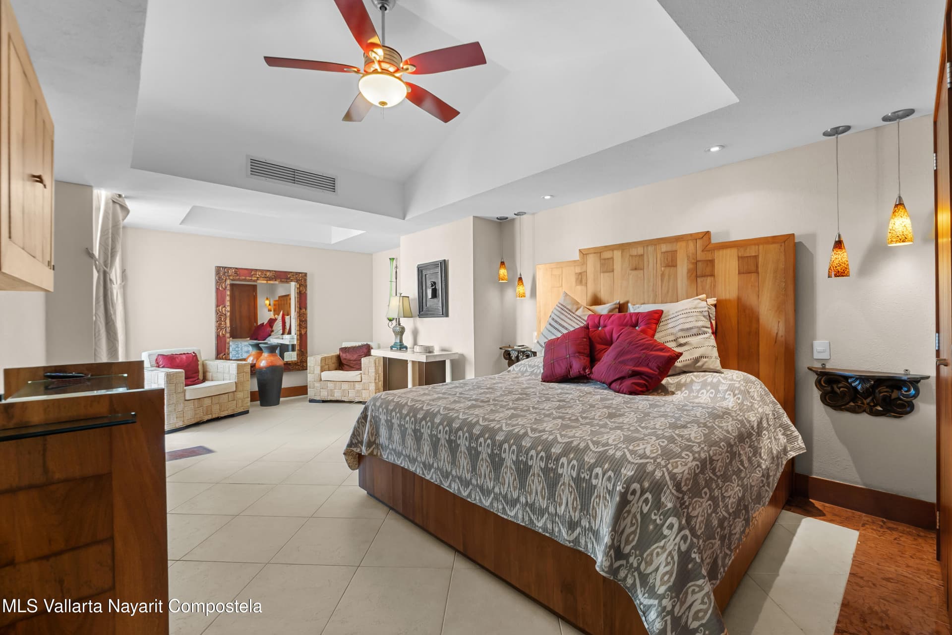 Grand Venetian 25