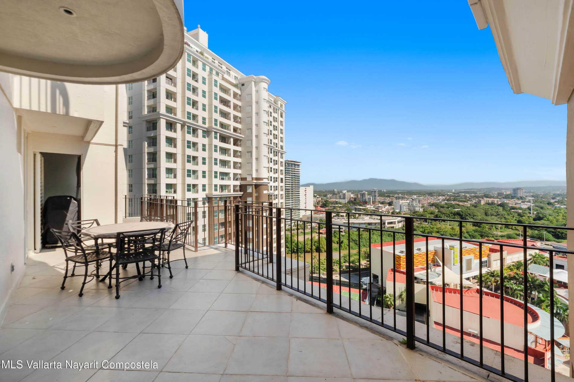 Grand Venetian 29