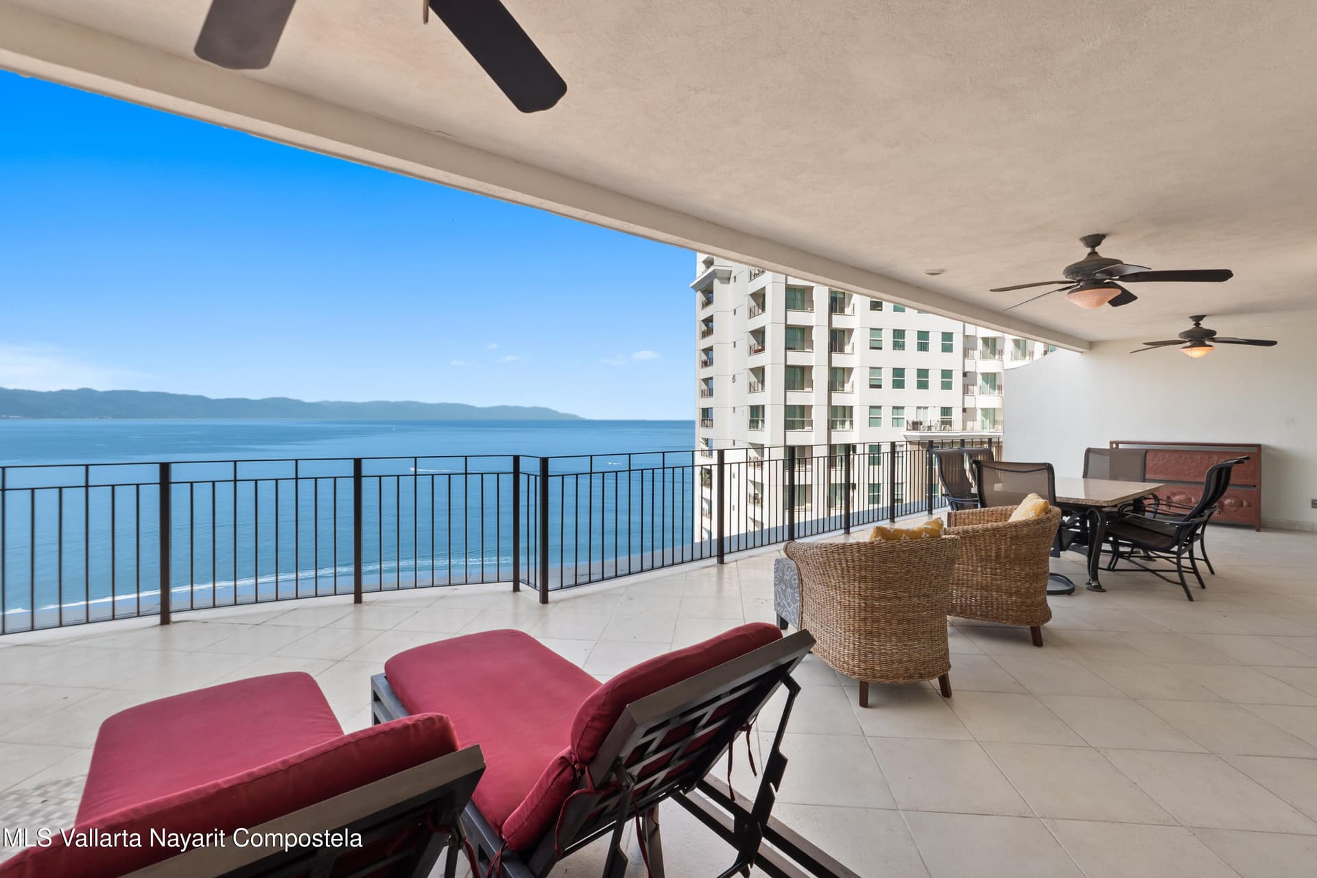 Grand Venetian 33