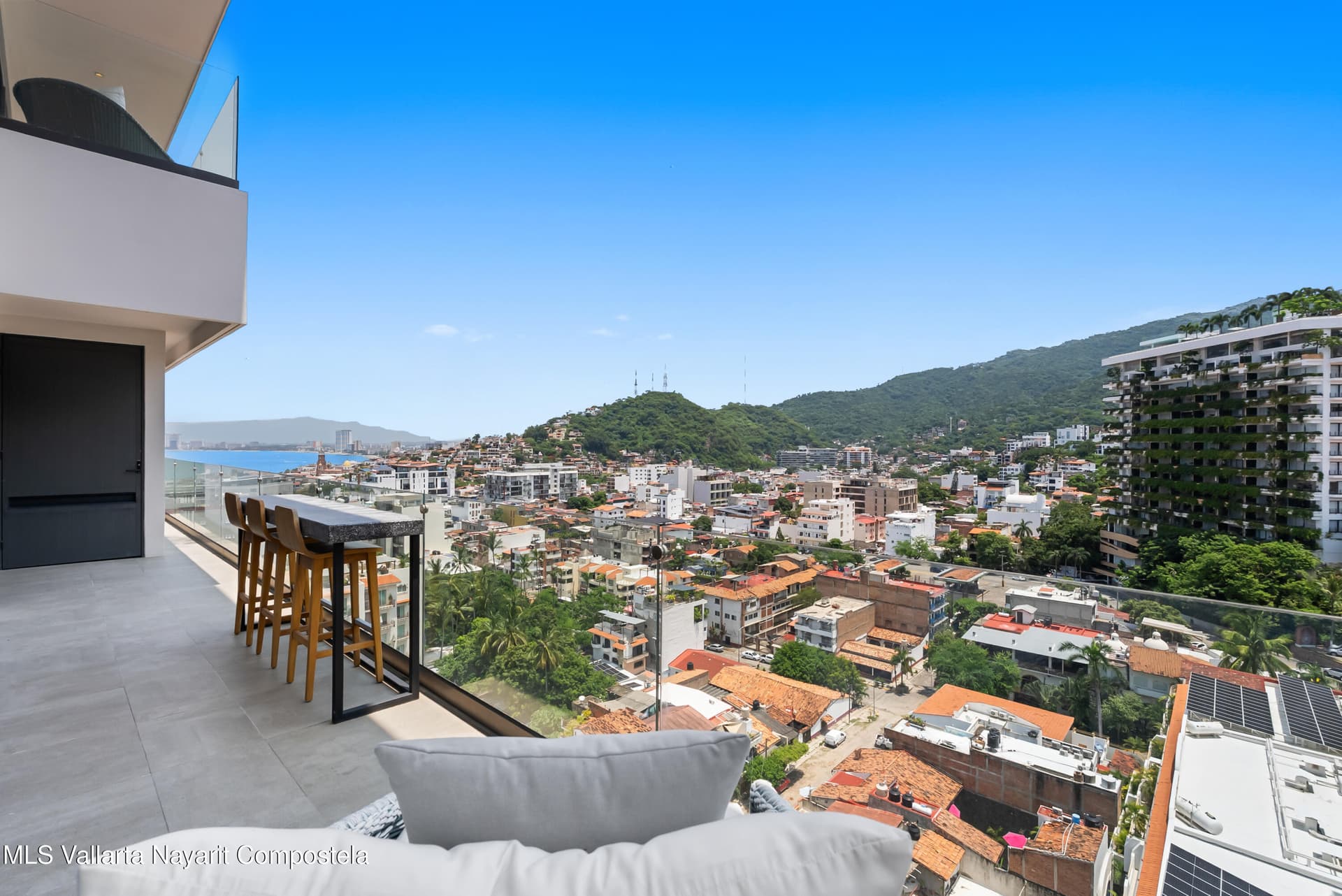 105 Sail View 13