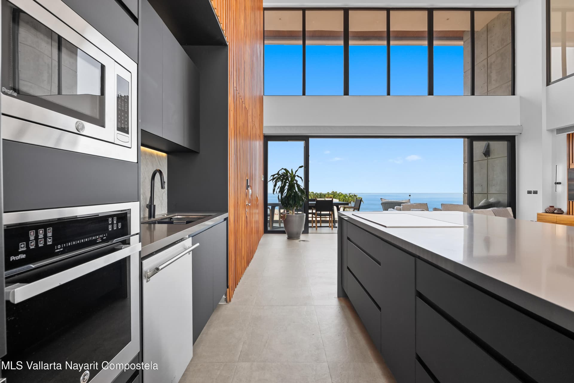 105 Sail View 16