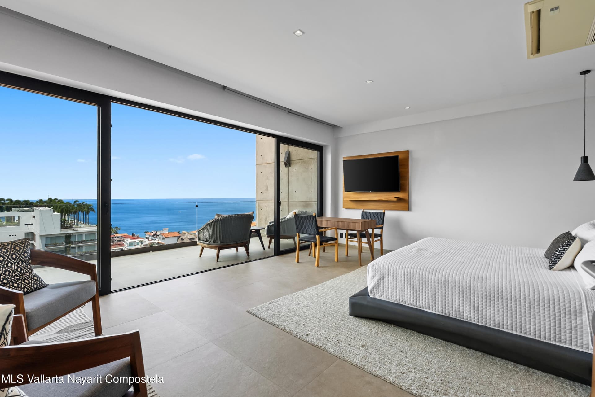 105 Sail View 18