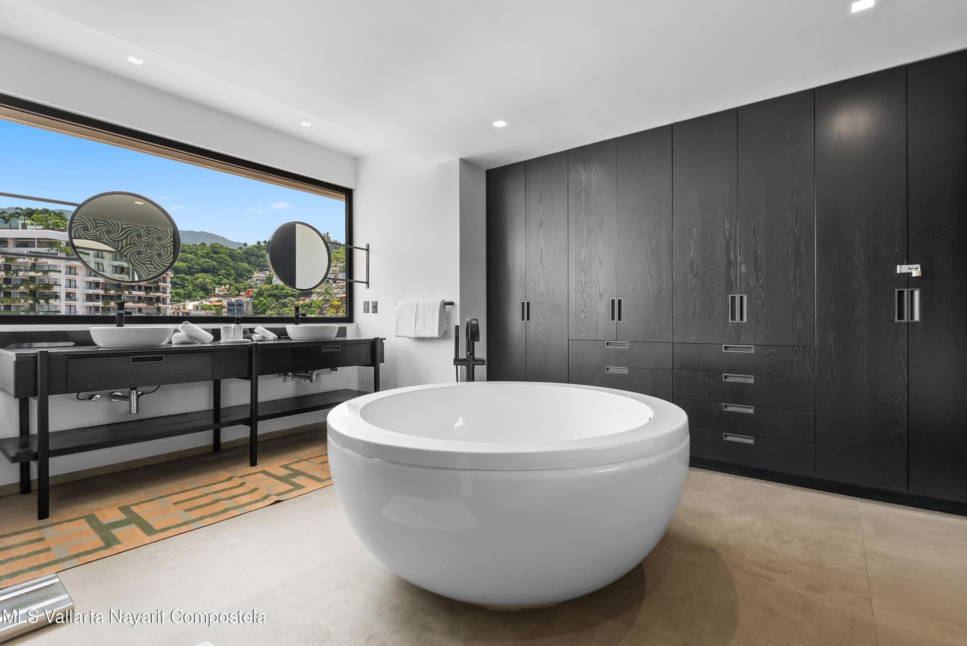 105 Sail View 22