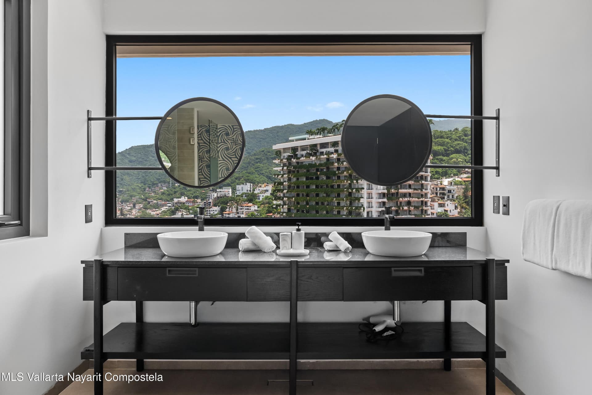 105 Sail View 23