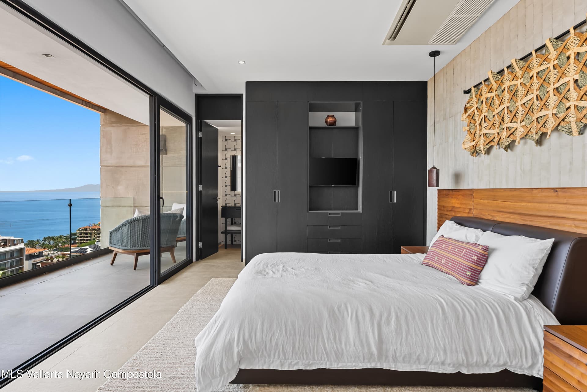 105 Sail View 28