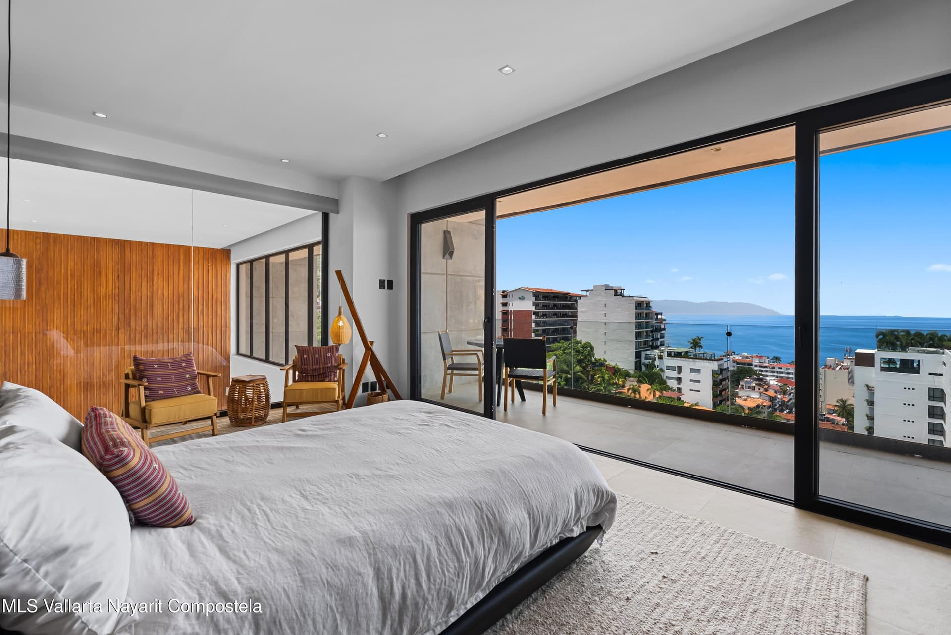 105 Sail View 29