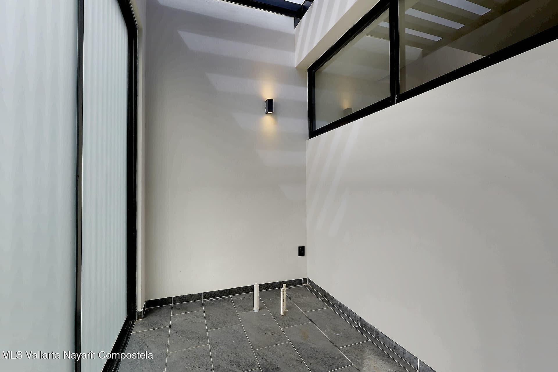158 Palma del Rey Ave. 11
