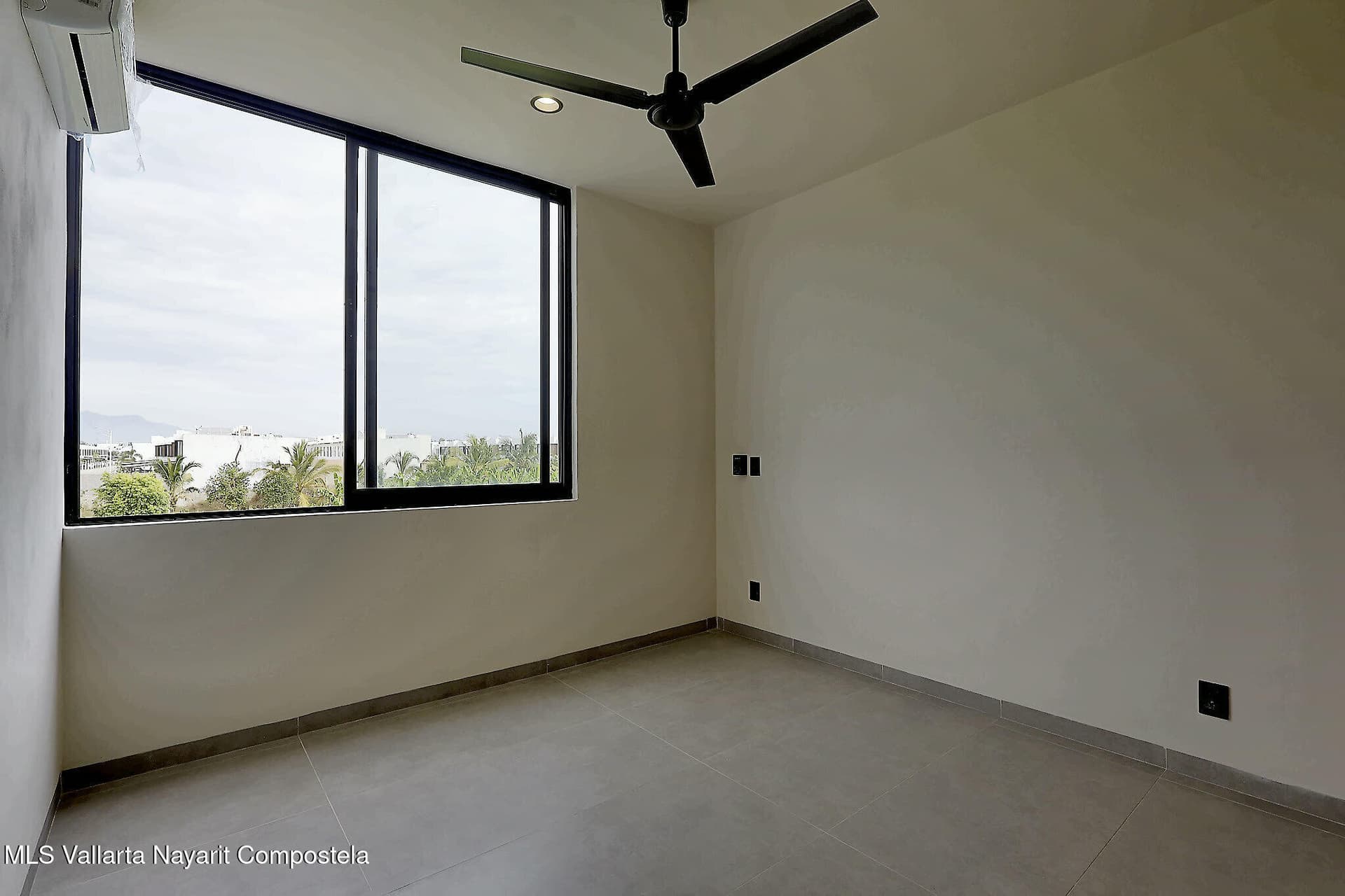 158 Palma del Rey Ave. 15