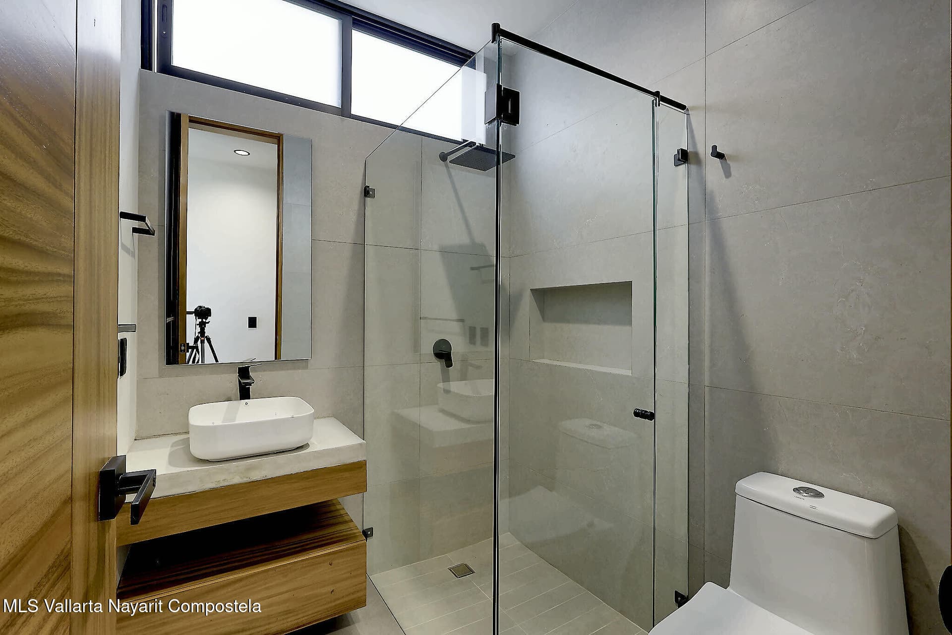158 Palma del Rey Ave. 17