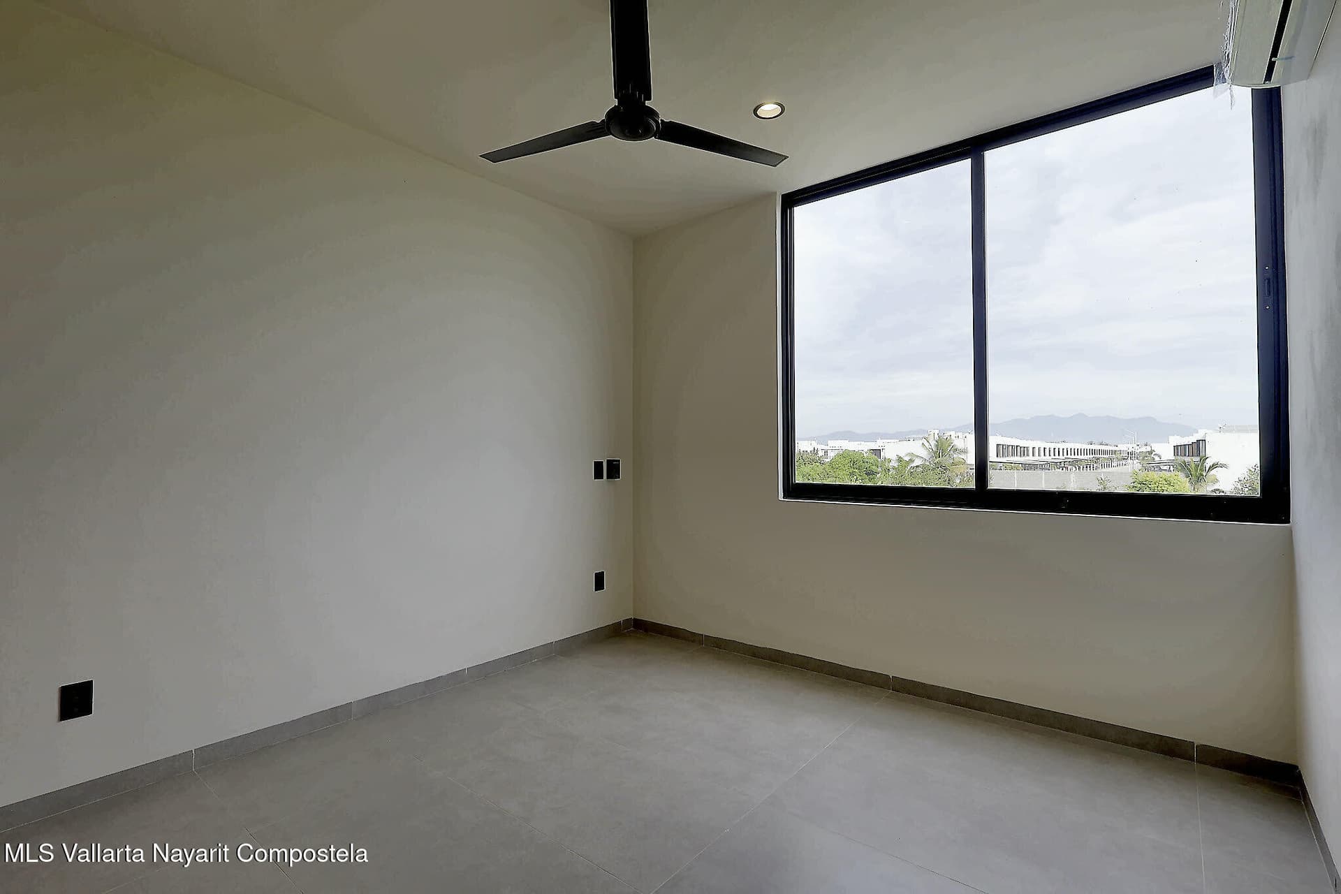 158 Palma del Rey Ave. 18
