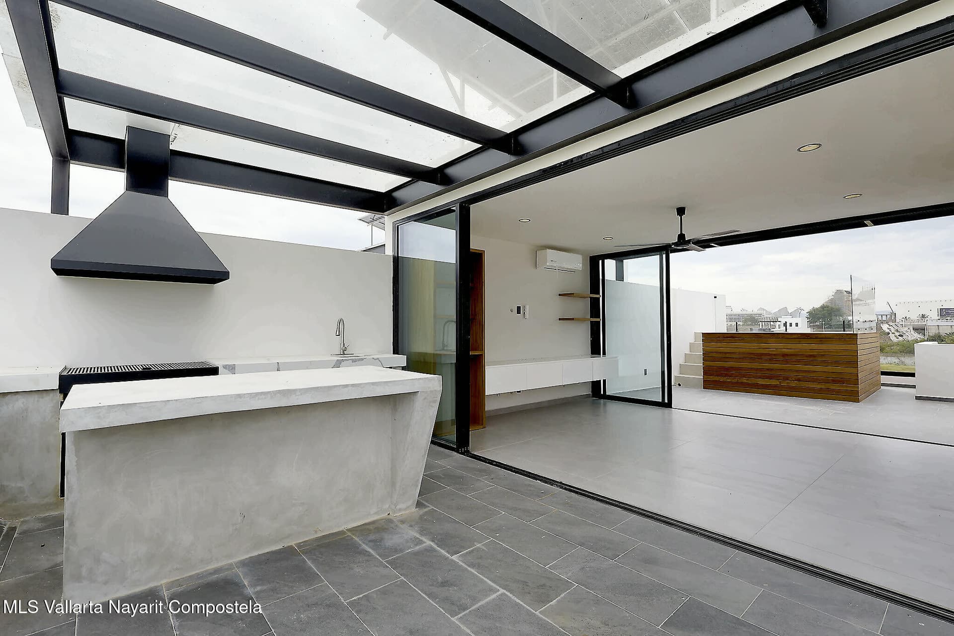 158 Palma del Rey Ave. 22