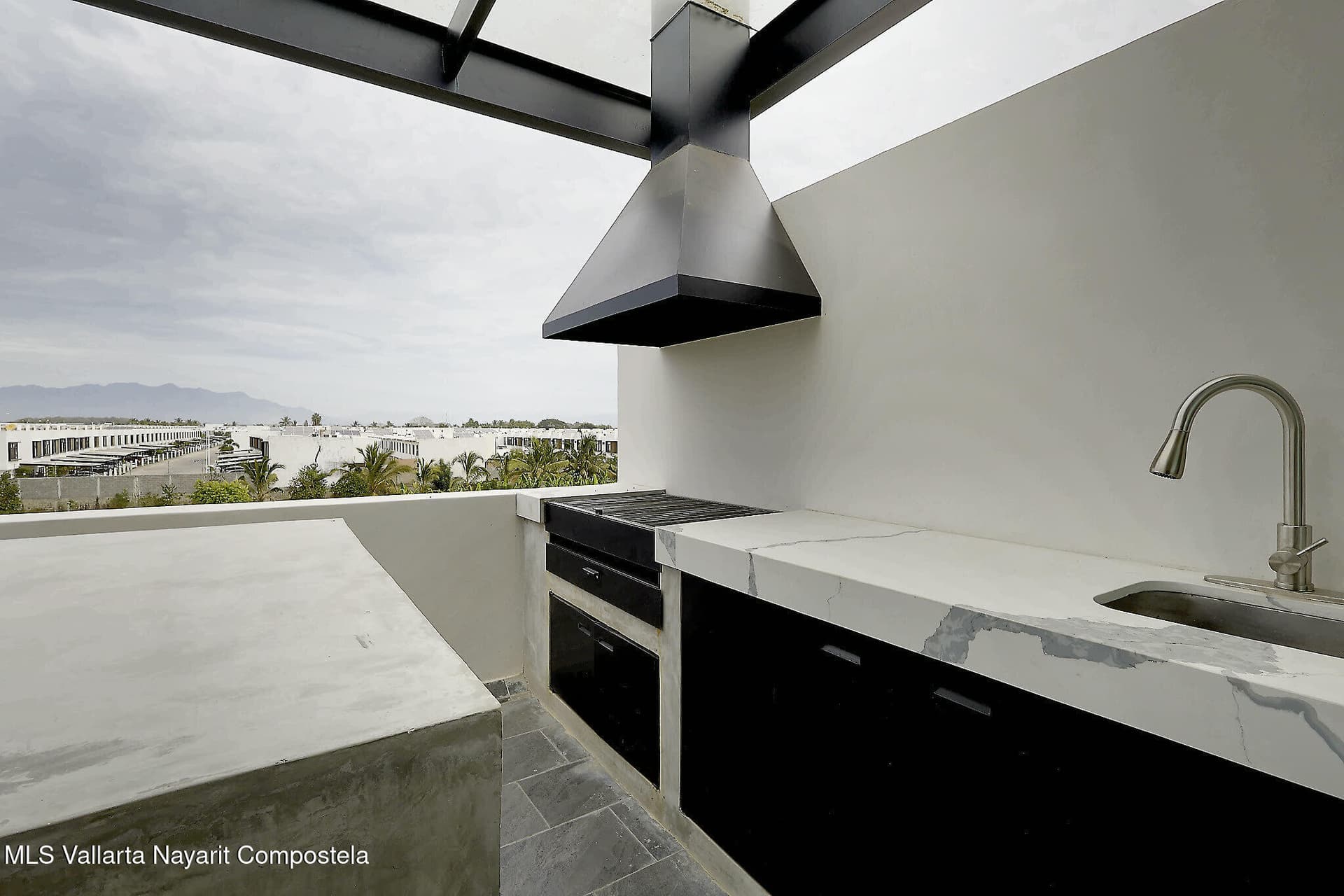 158 Palma del Rey Ave. 23