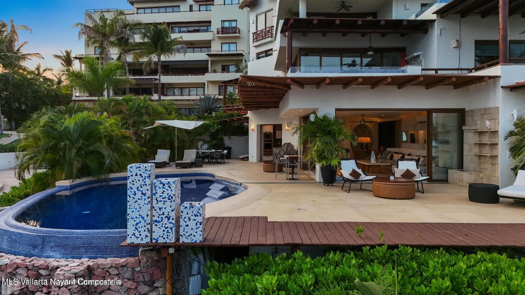 Punta Esmeralda 26