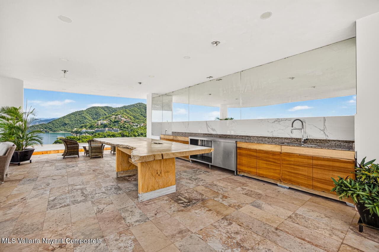 Blue Horizon 29