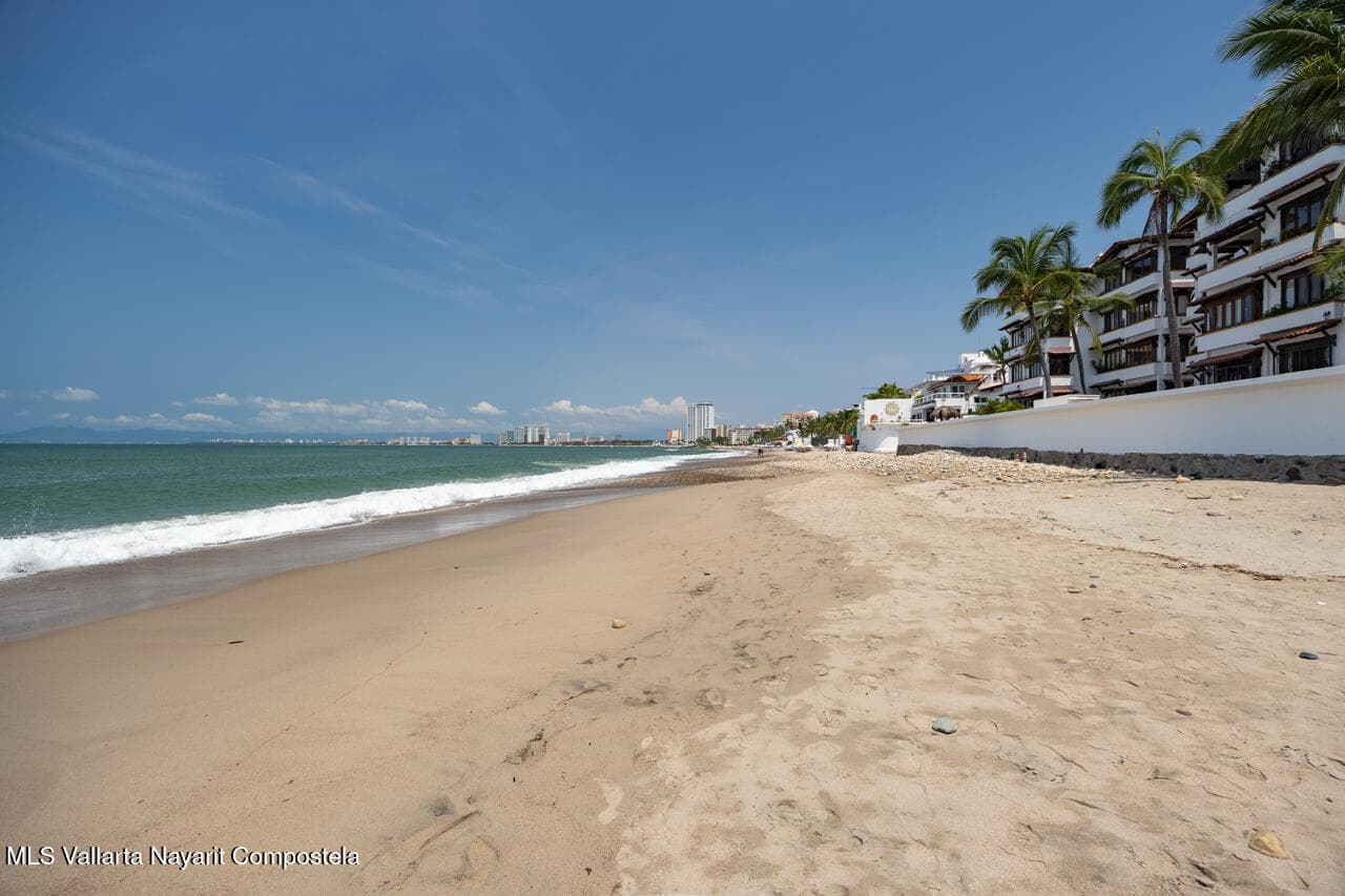 Playa Camarones 40