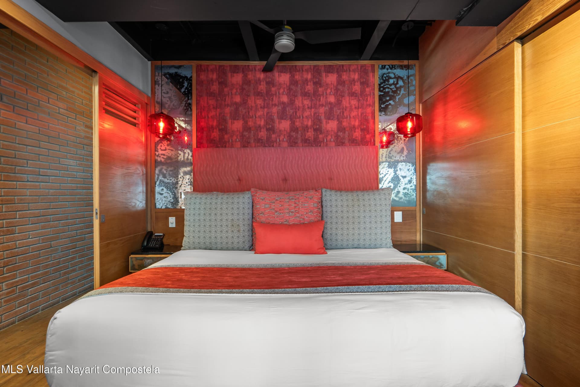 Chic by Pinnacle 16