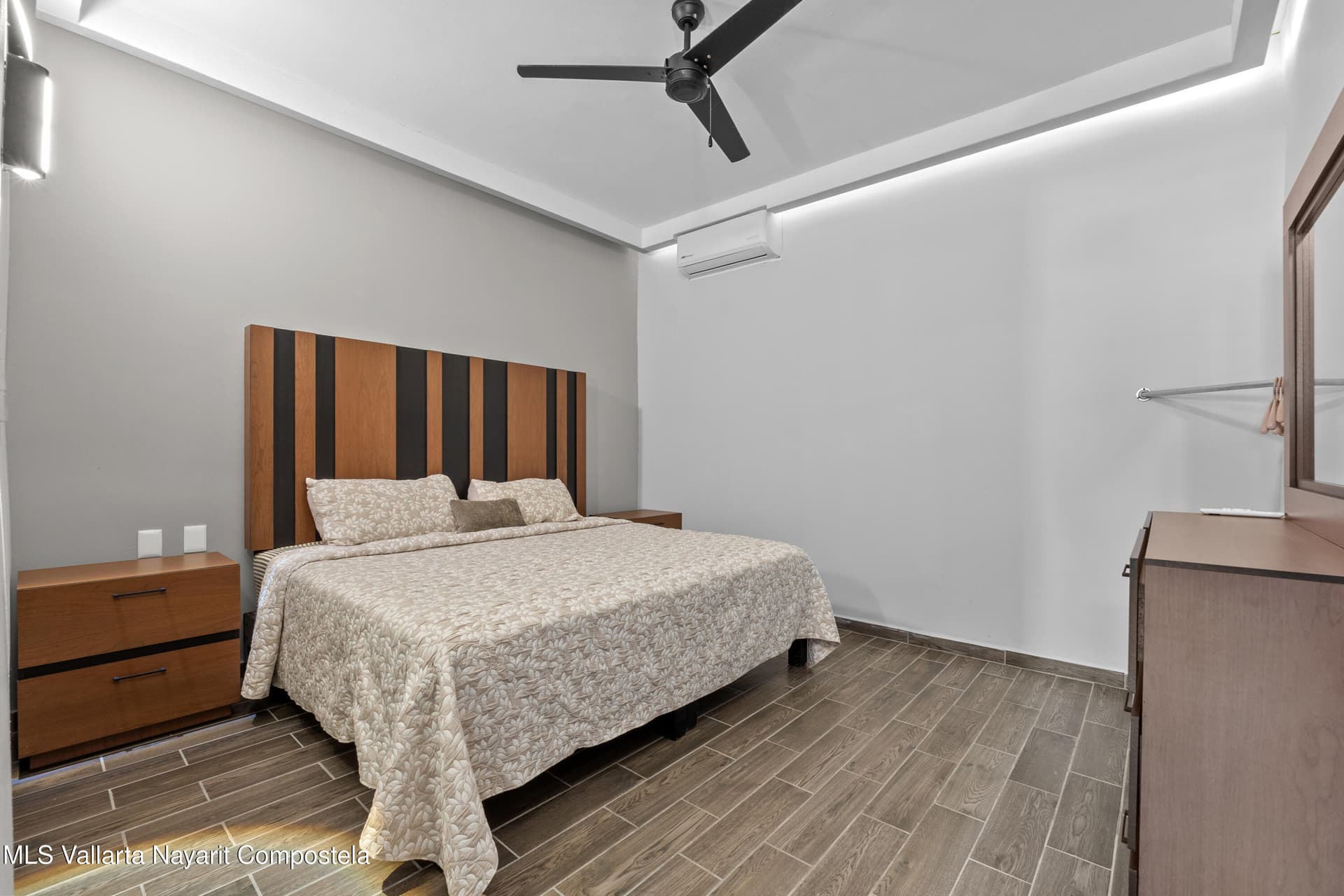 Marina Suites 20