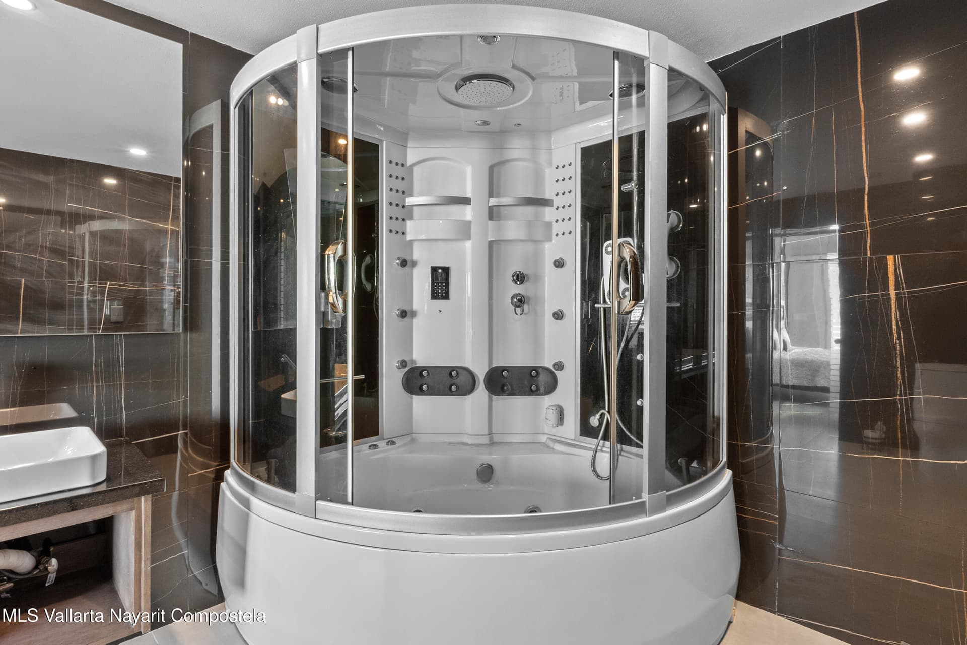 Marina Suites 17