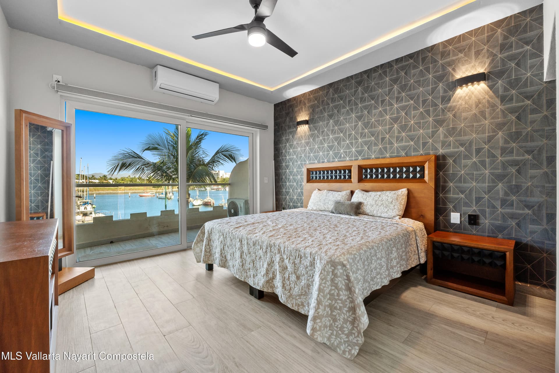 Marina Suites 14