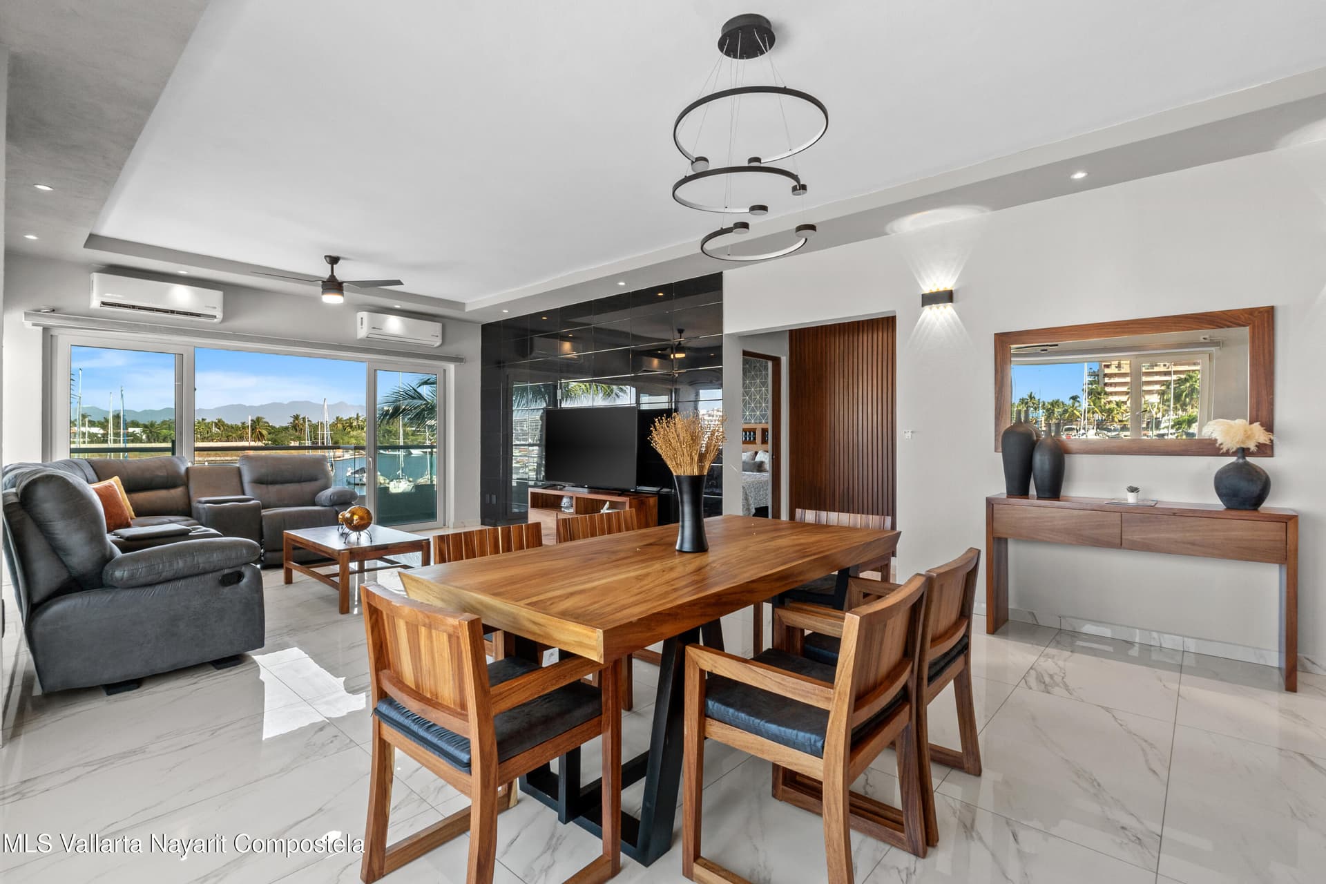Marina Suites 10