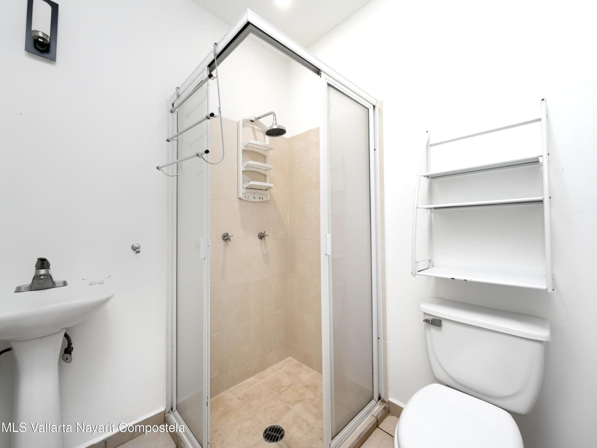 231 Avenida Paseo Vulcano 15