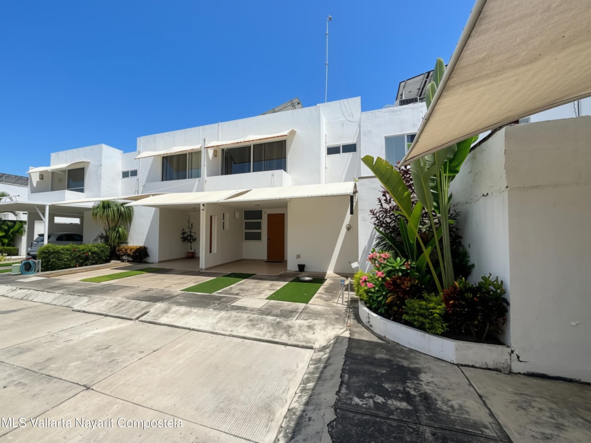 231 Avenida Paseo Vulcano 18