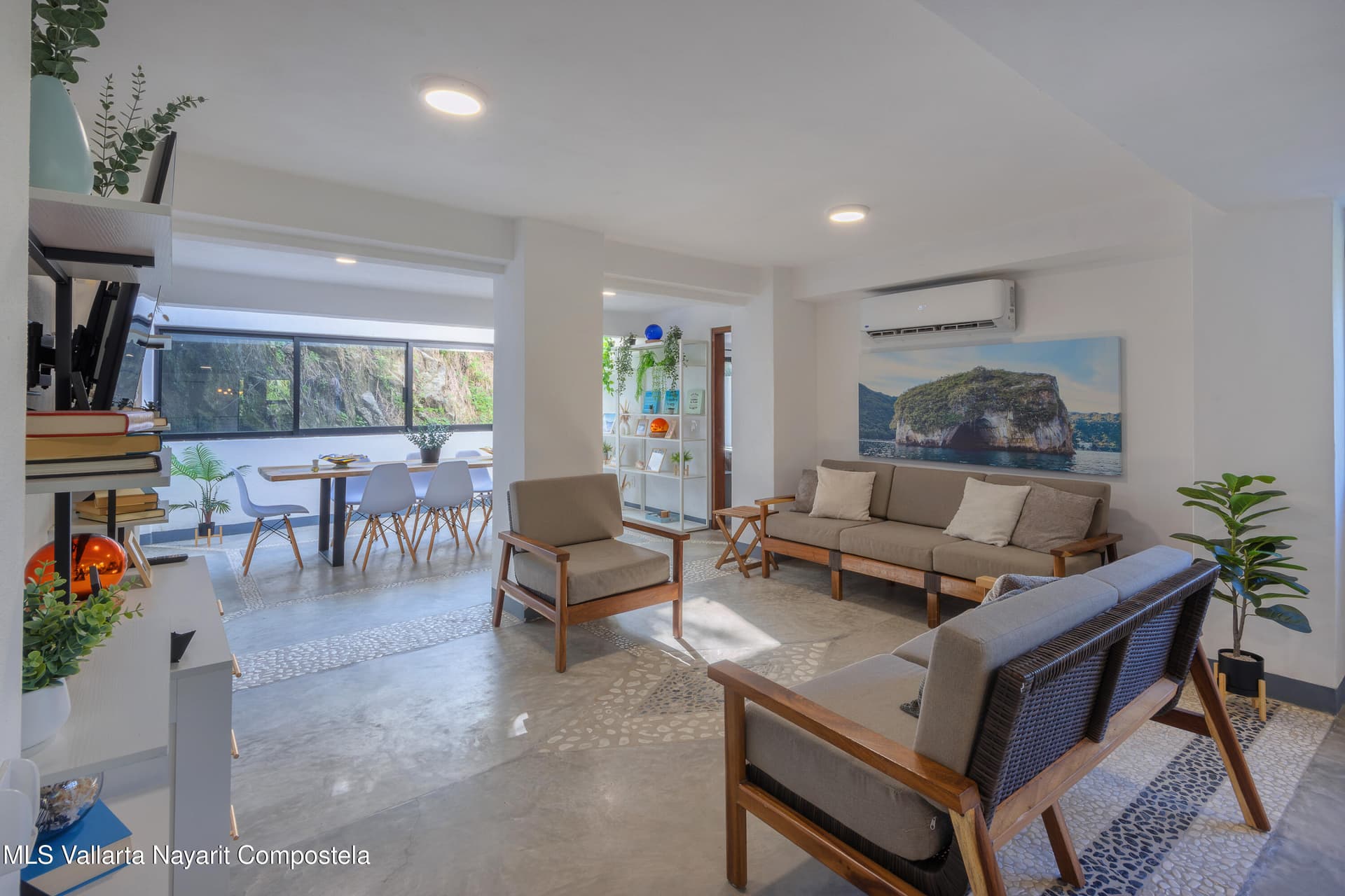 460 Av. Richrad Burton 2
