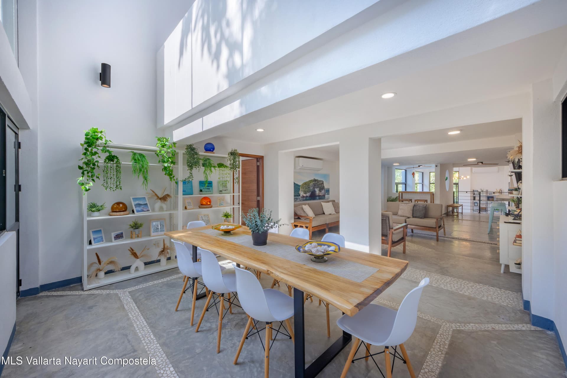460 Av. Richrad Burton 3