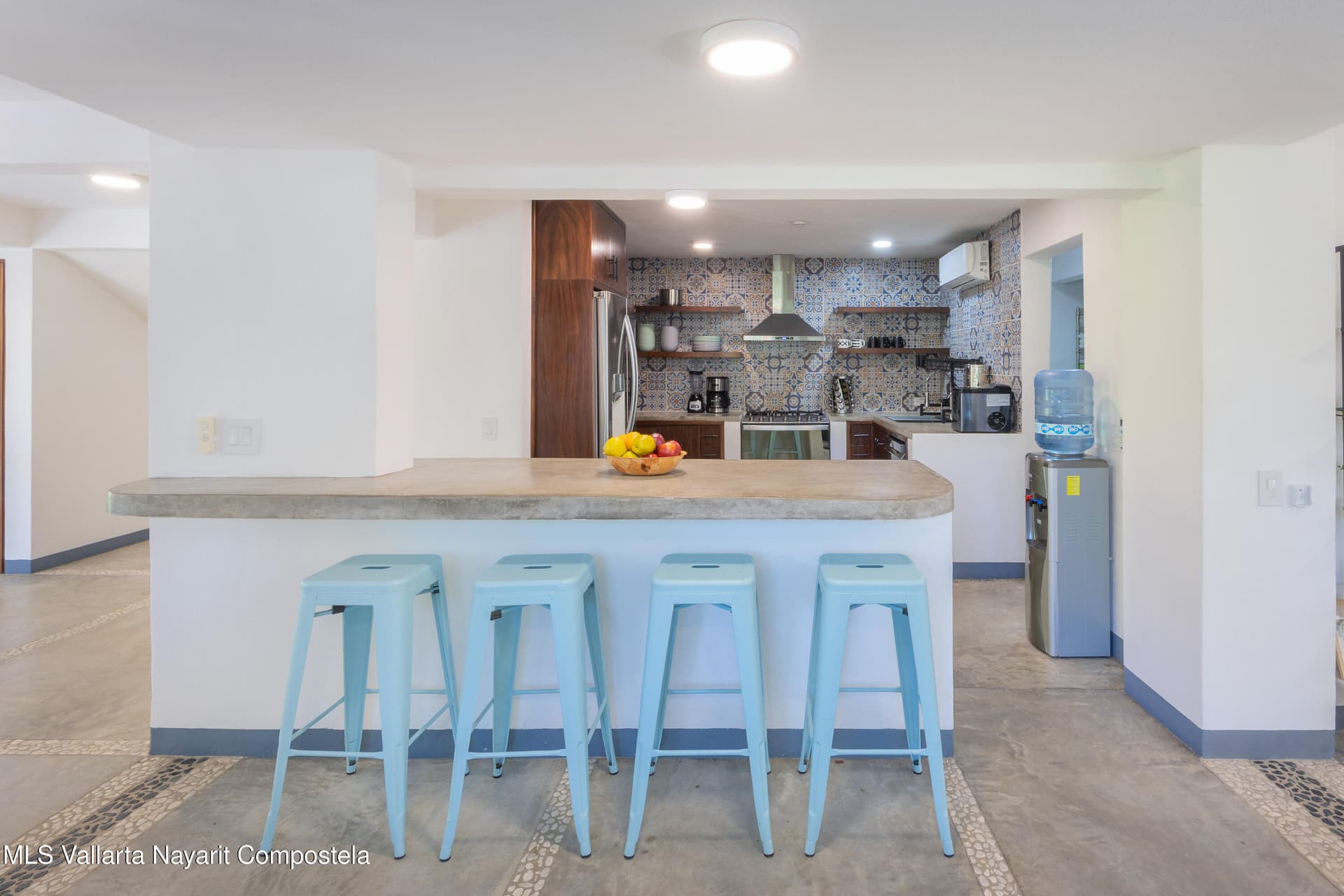 460 Av. Richrad Burton 8