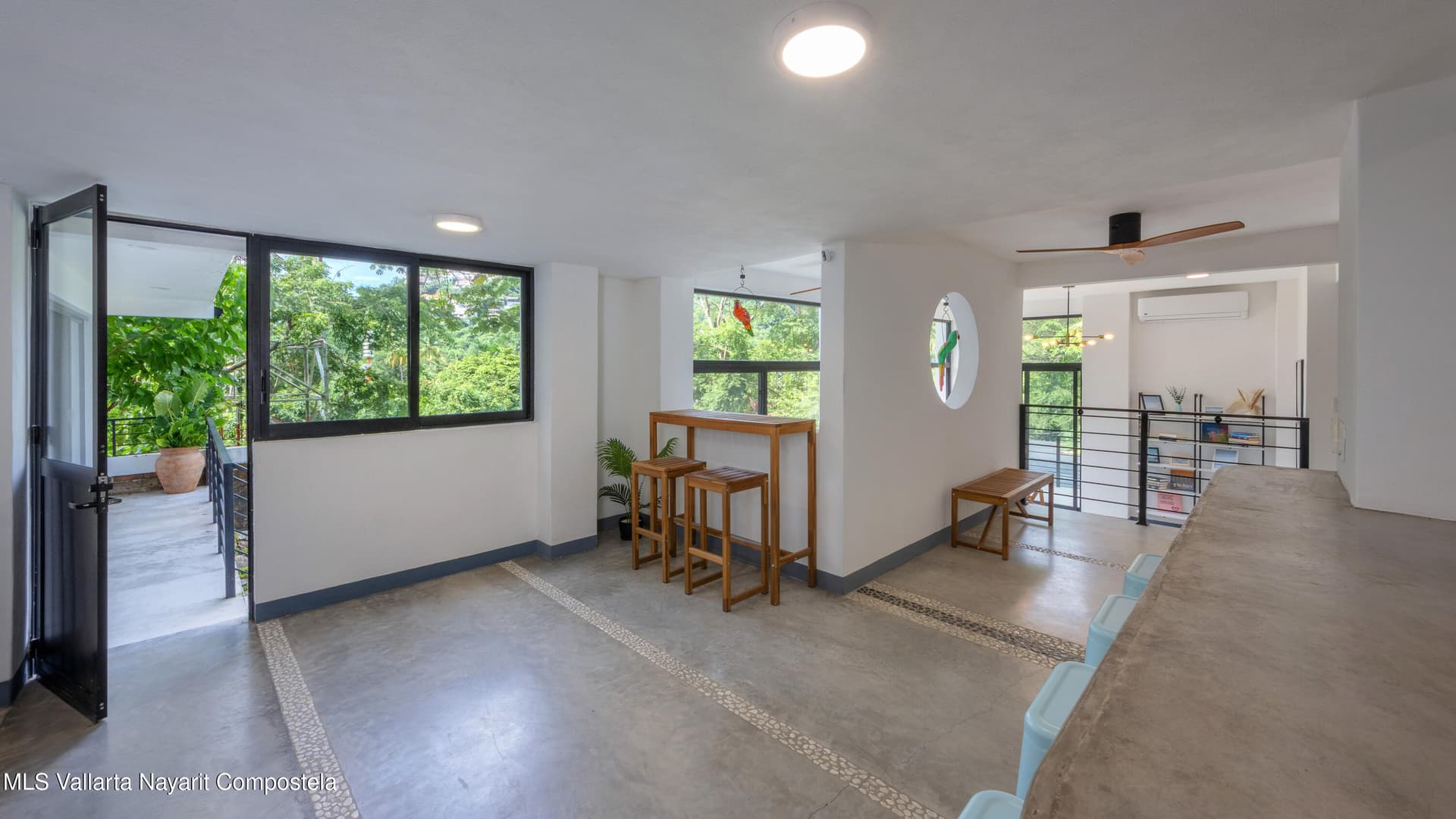 460 Av. Richrad Burton 12