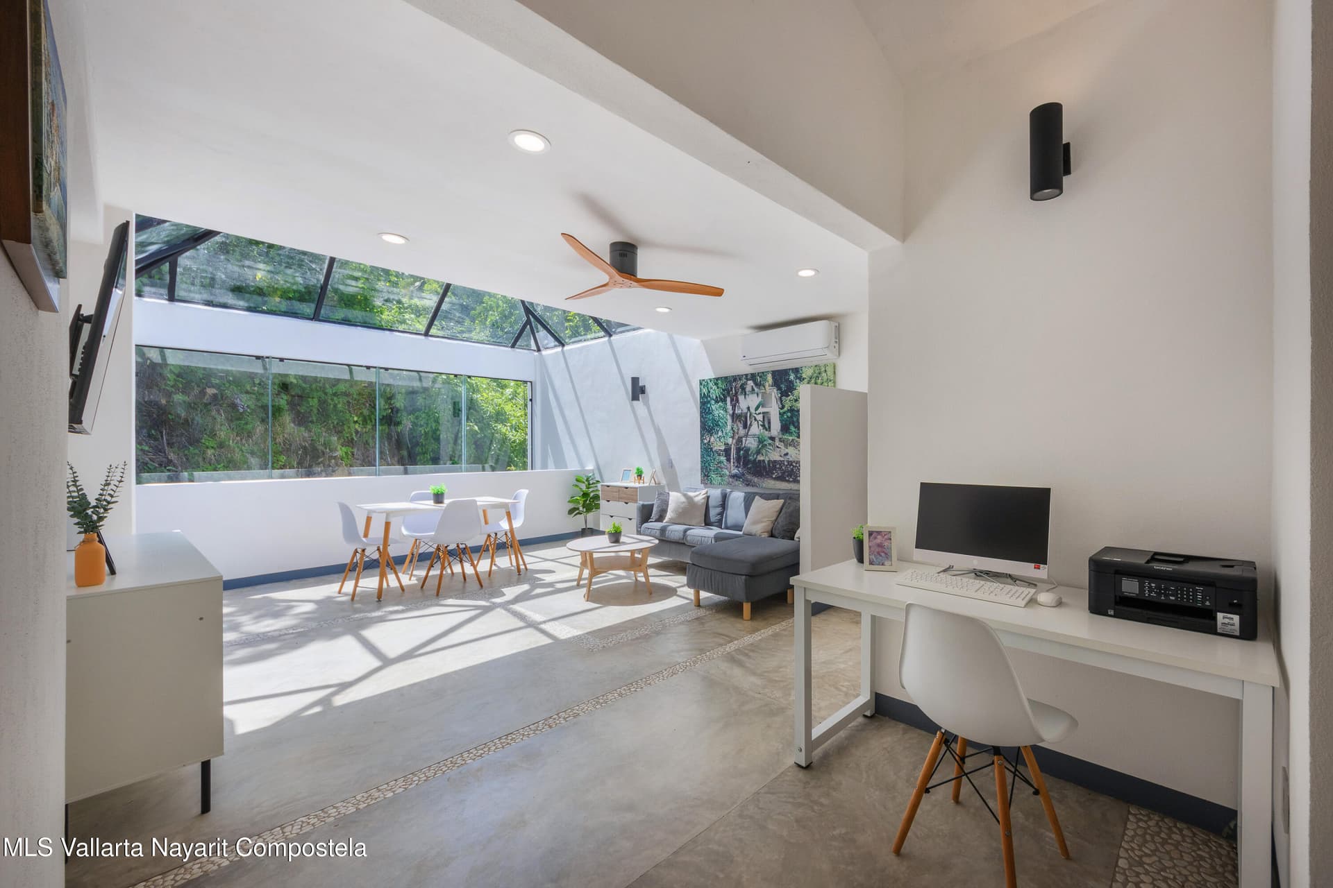 460 Av. Richrad Burton 24