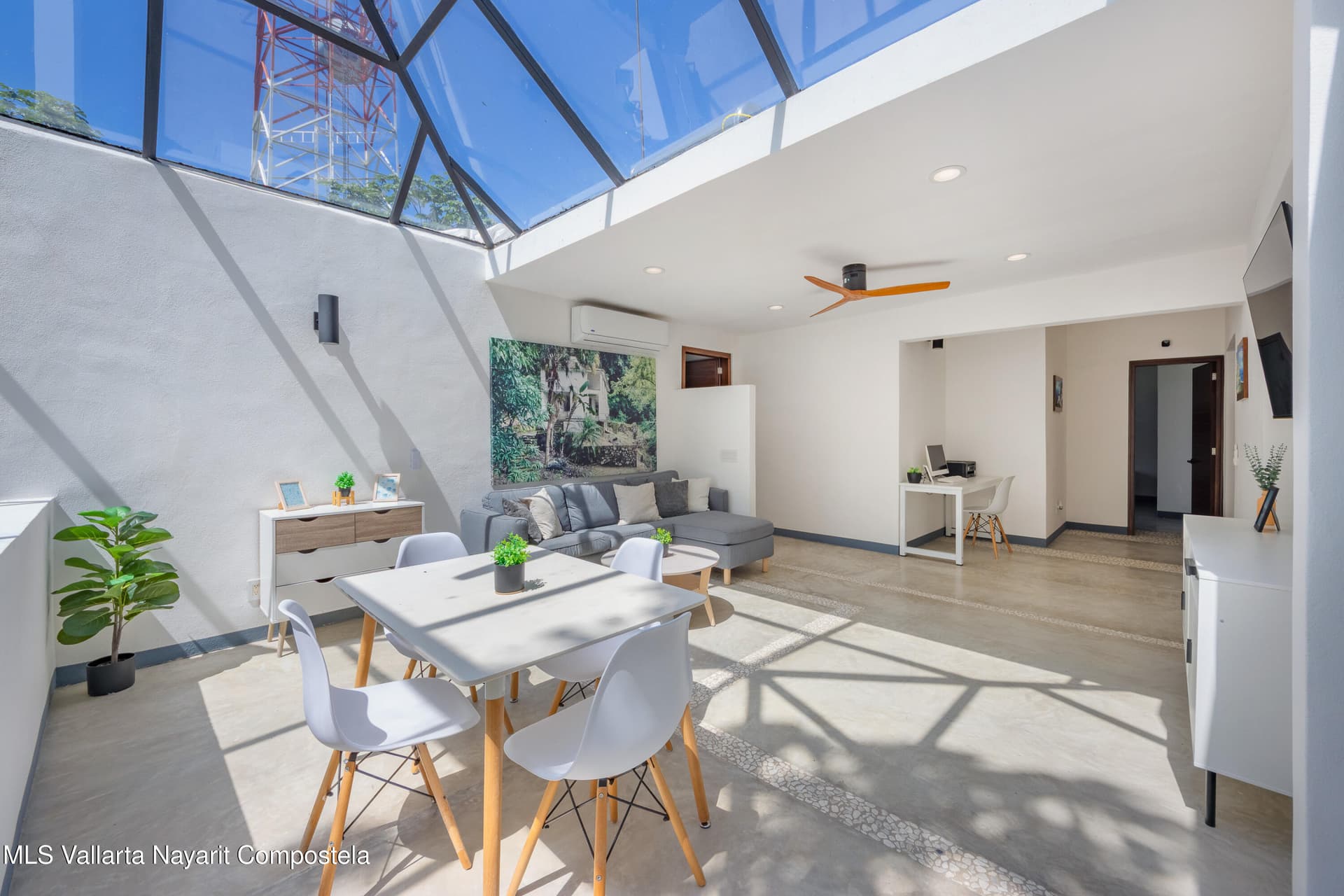 460 Av. Richrad Burton 27