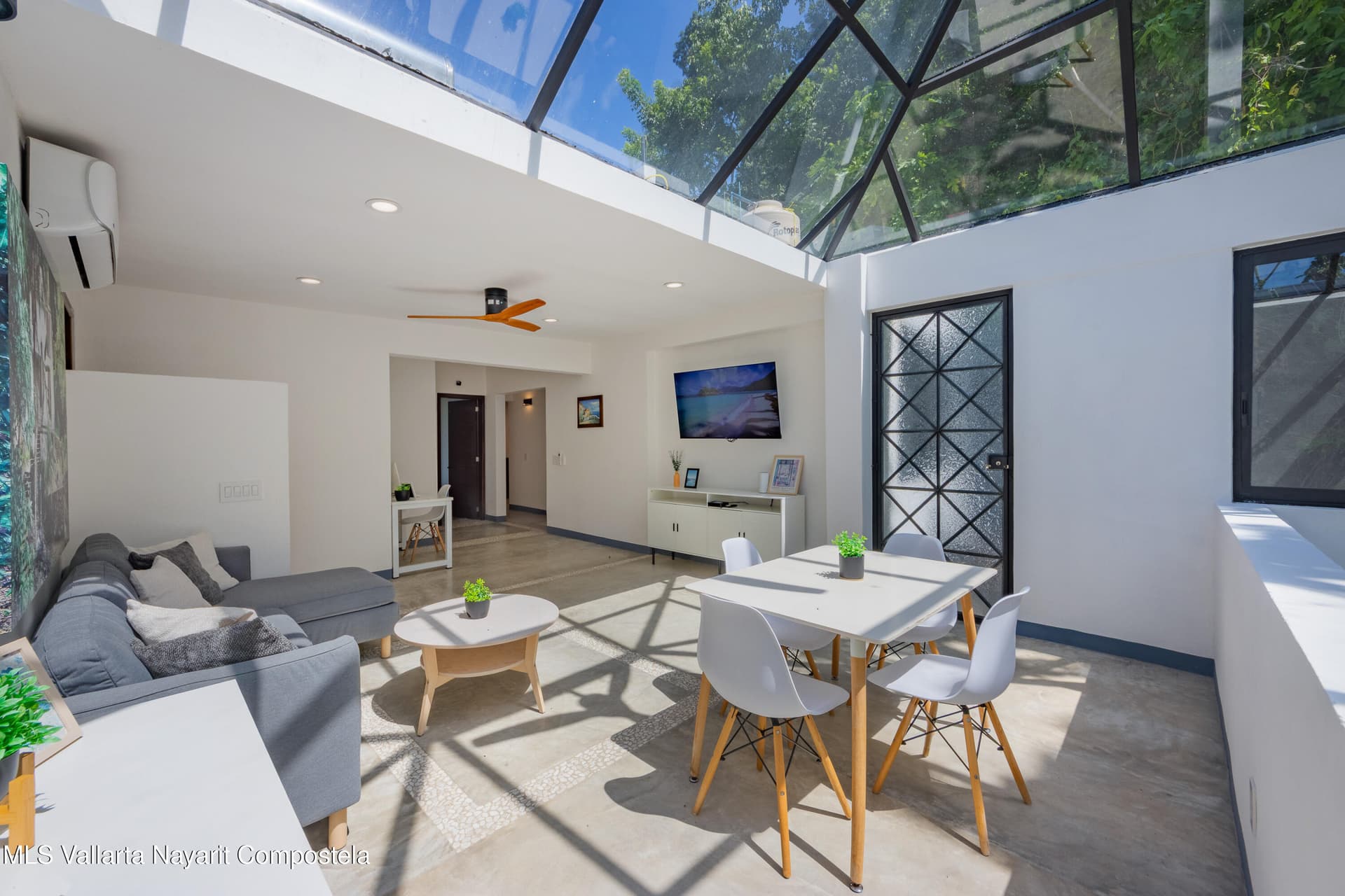 460 Av. Richrad Burton 28