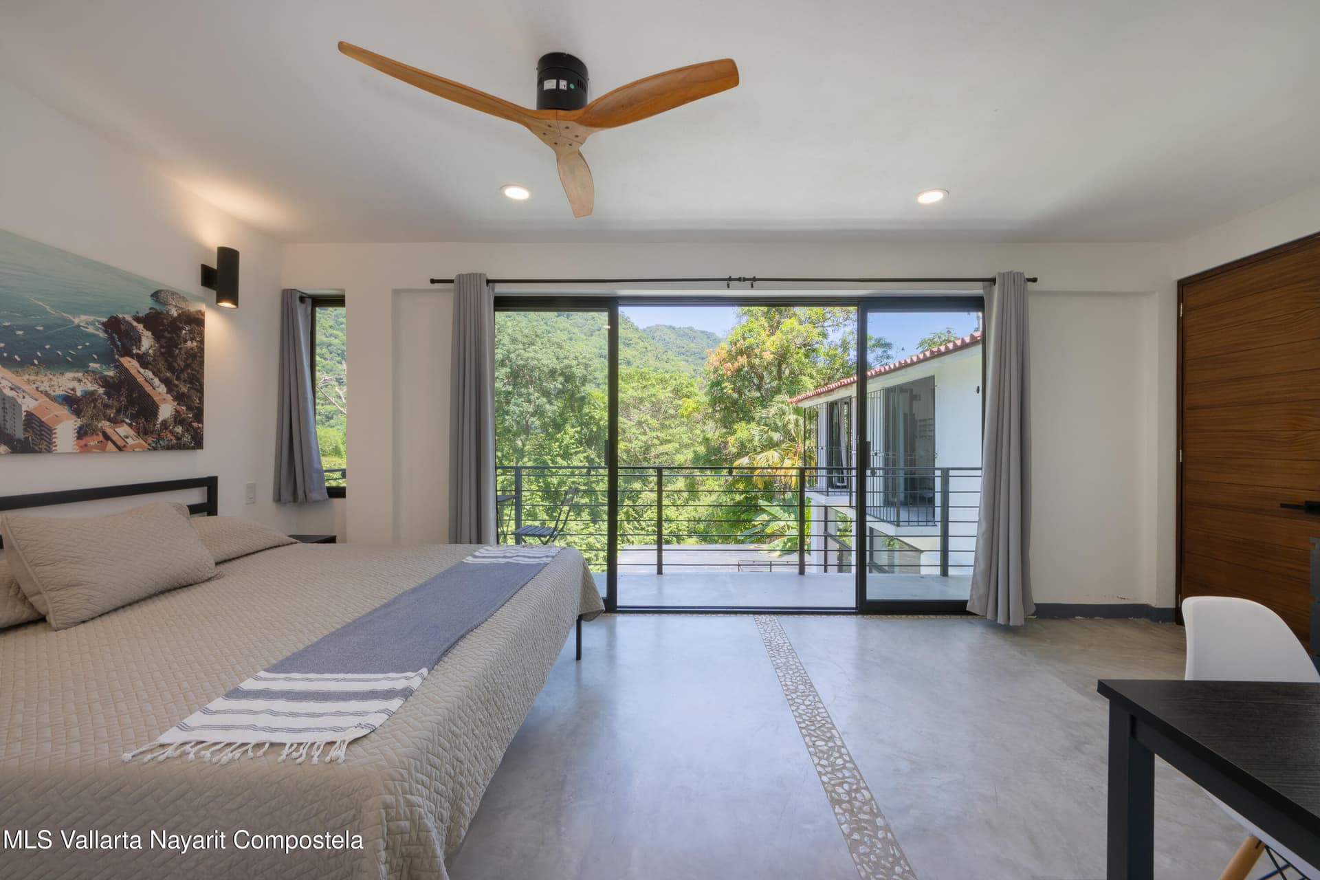 460 Av. Richrad Burton 30