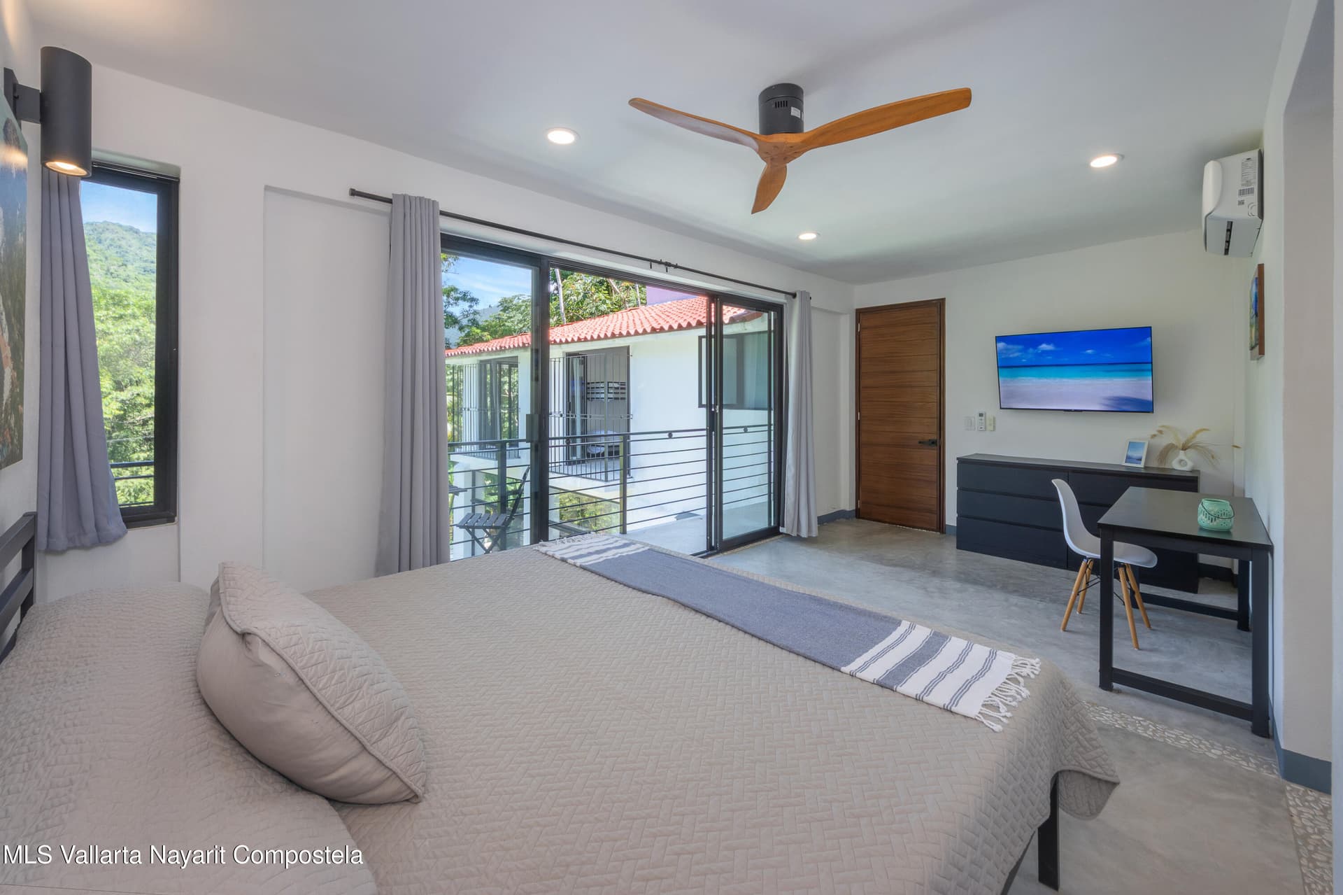 460 Av. Richrad Burton 32