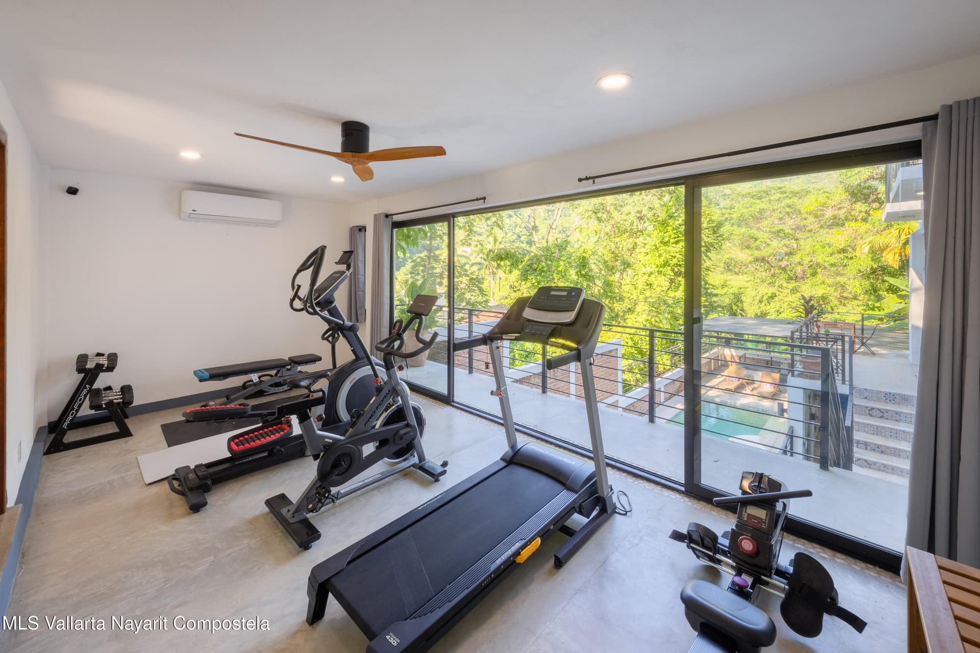 460 Av. Richrad Burton 36