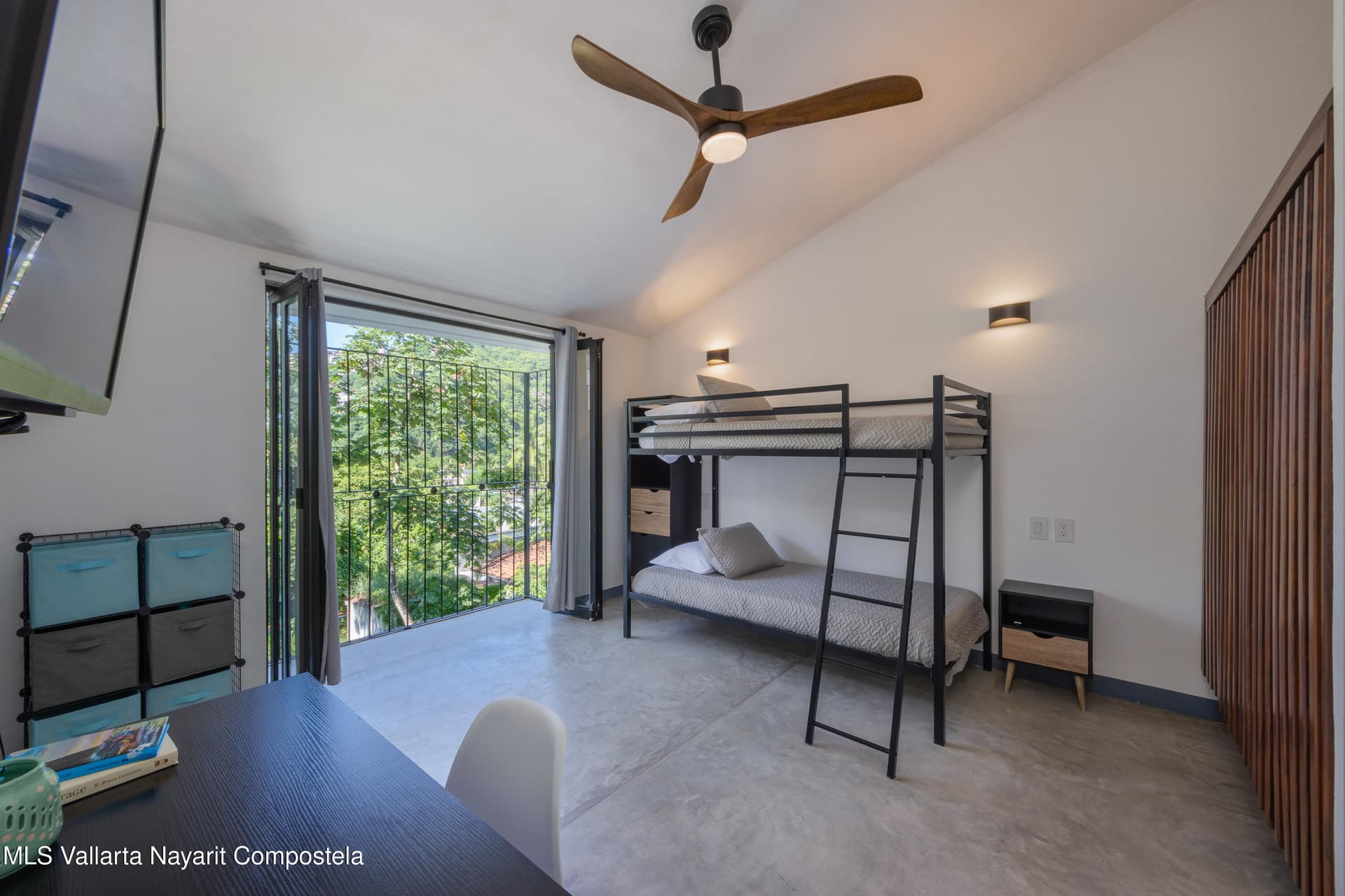 460 Av. Richrad Burton 37