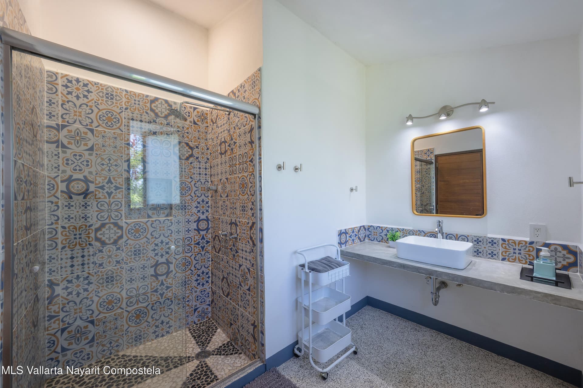 460 Av. Richrad Burton 39