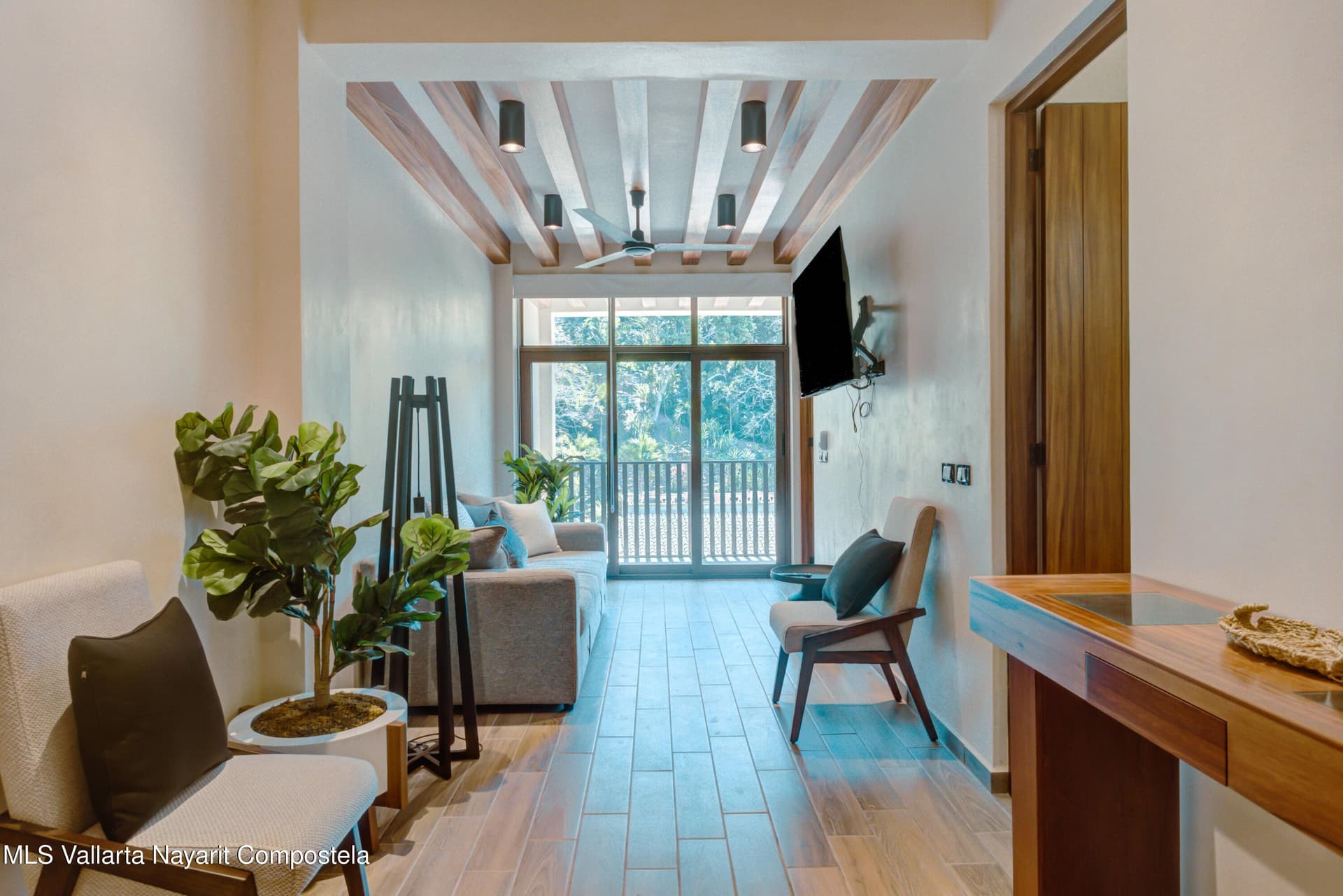 128 Avenida Revolucion 6