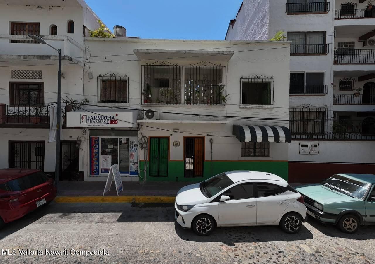 182-186 Calle Amapas 28